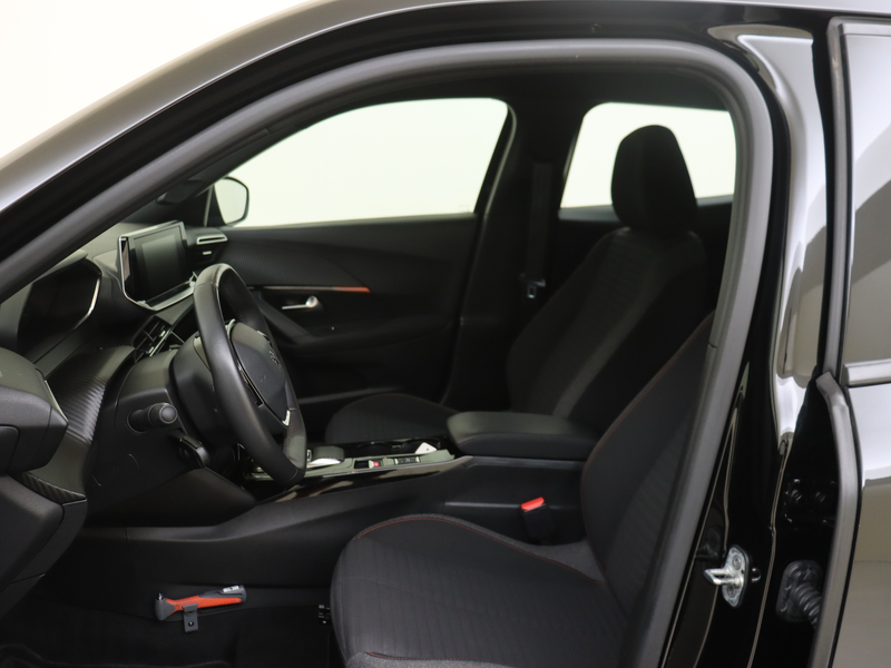 Peugeot e-2008 EV Active 50 kWh — photo 10