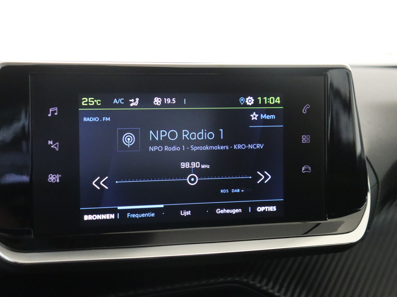 Peugeot e-2008 EV Active 50 kWh — photo 15