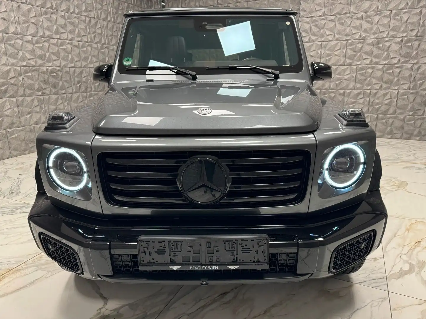 Mercedes-Benz 450 G 450 d AMG Line Grau - 2