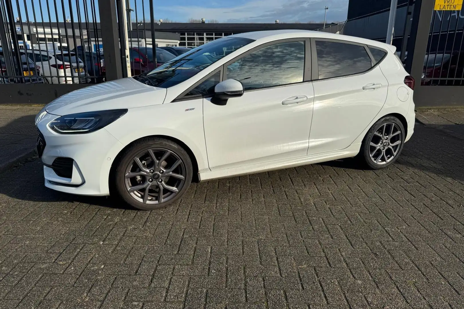 Ford Fiesta 1.0 EcoBoost Hybrid ST-Line X | Winter Pack | Park Wit - 2