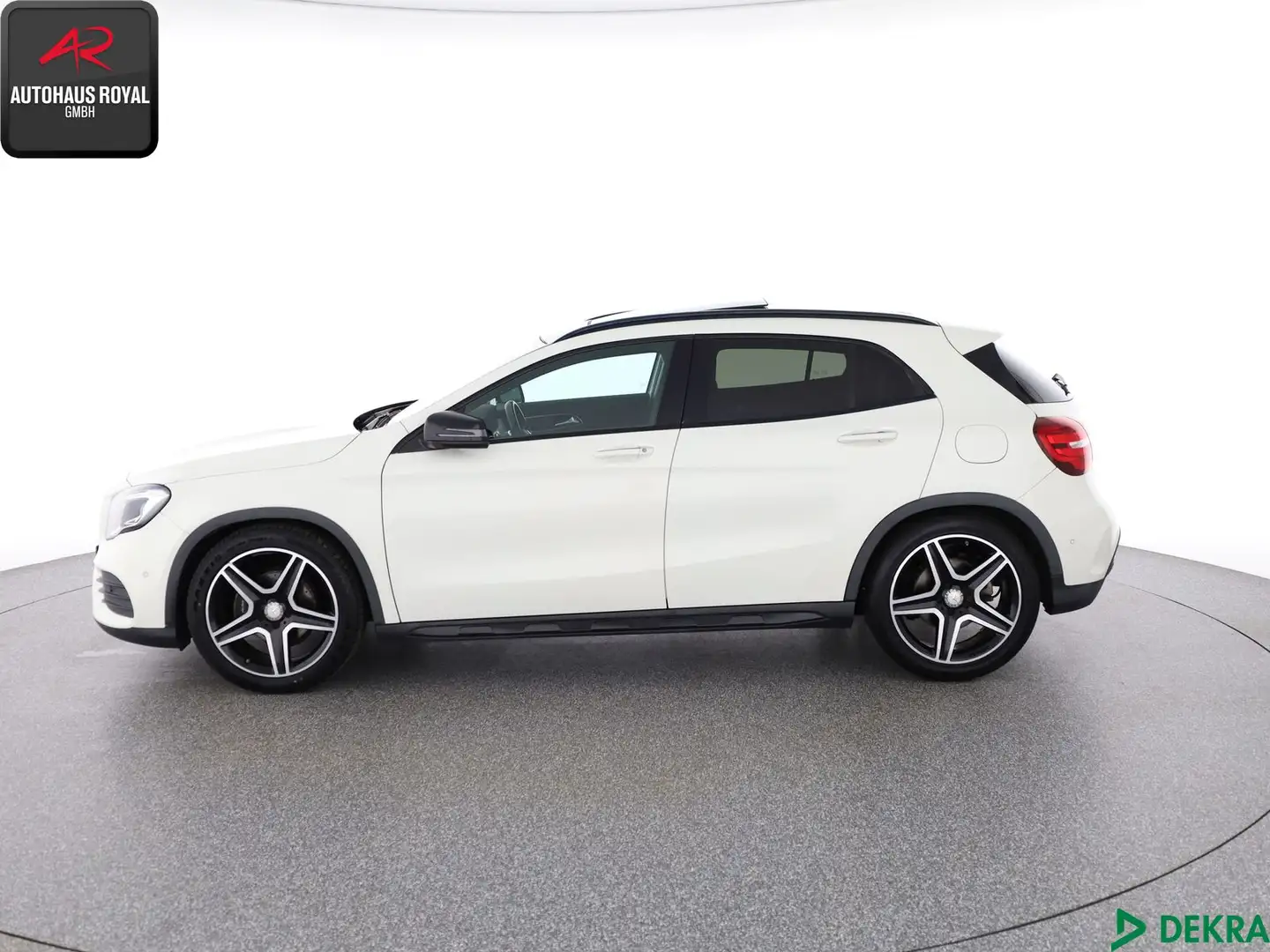 Mercedes-Benz GLA 200 GLA 200 AMG EXKLUSIV-PAKET PANO,HARMAN/K,DISTRO Weiß - 2