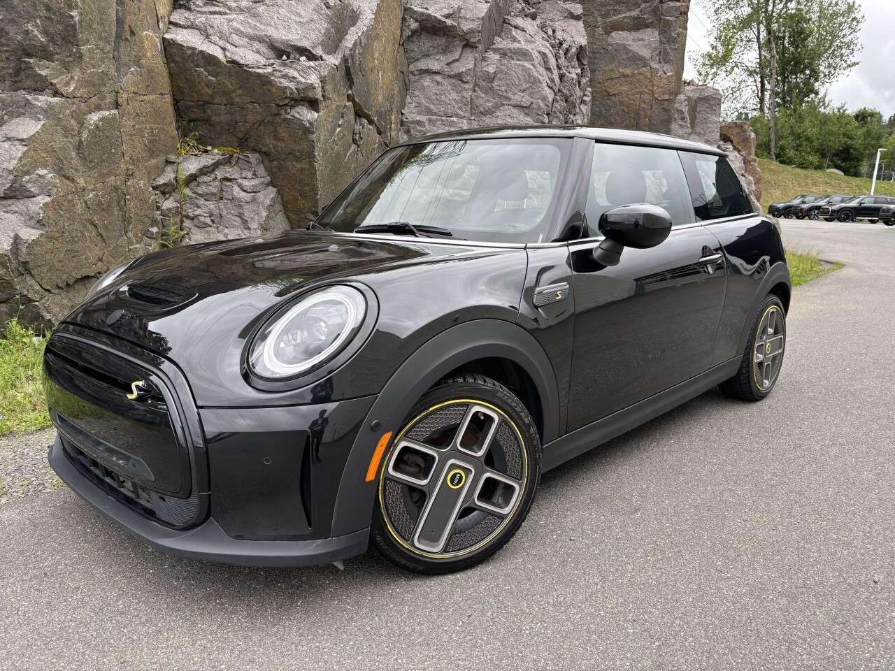 2023 MINI 3 Door Cooper SE Premier+