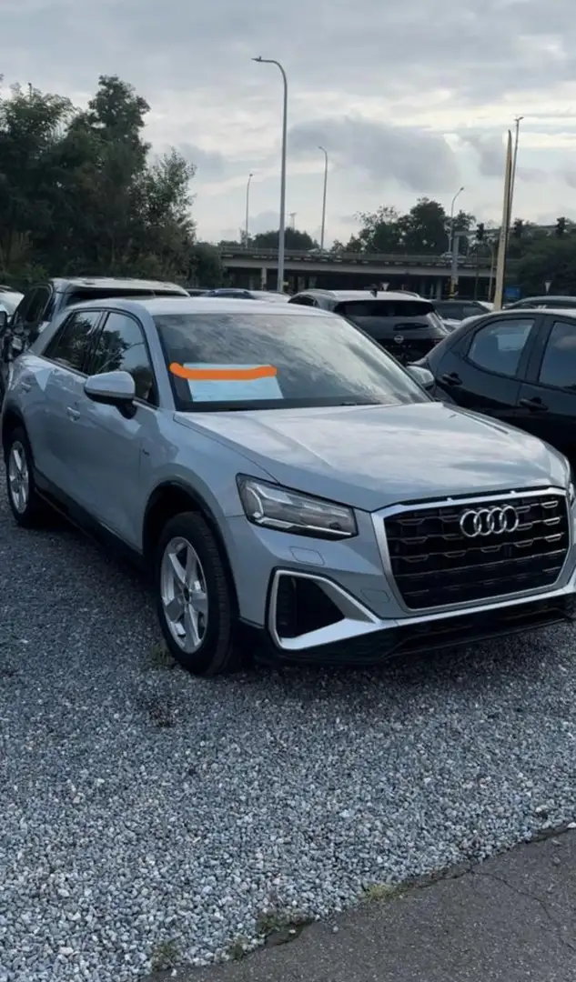 Audi Q2 30 TFSI S line Gris - 2