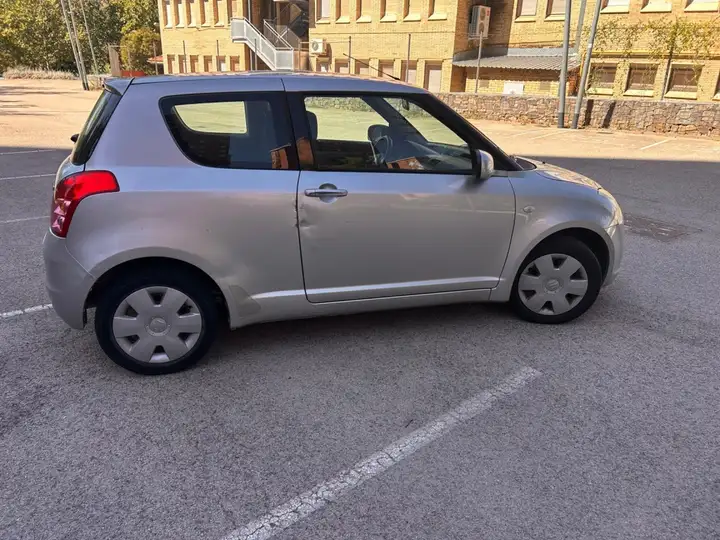 Suzuki Swift 2010, foto 3