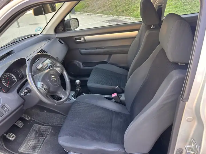 Suzuki Swift 2010, foto 4