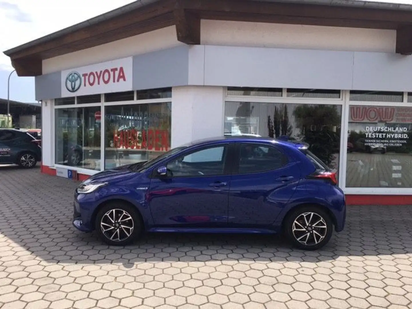 Toyota Yaris Hybrid Team Deutschland Blau - 2