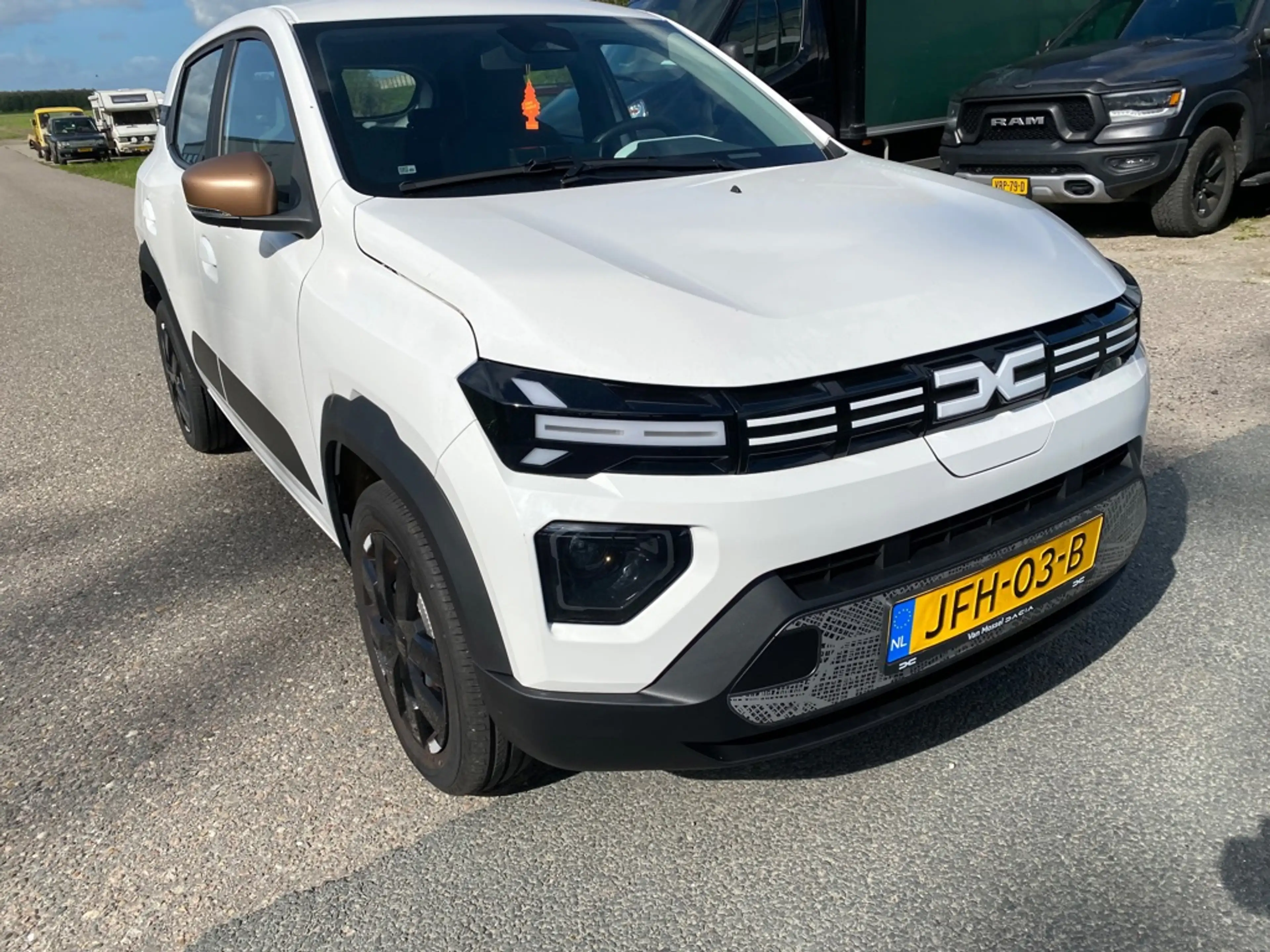Dacia Spring Extreme 65 26.8 kWh — photo 6