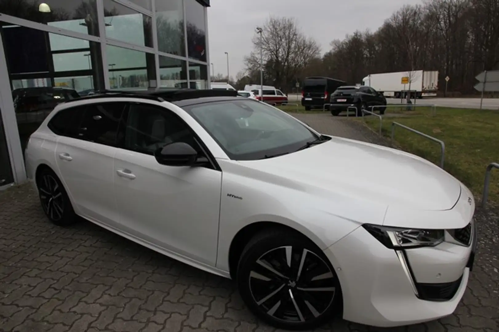 Peugeot 508 SW GT Hybrid 225 (Plug-In) Pano Focal White - 2