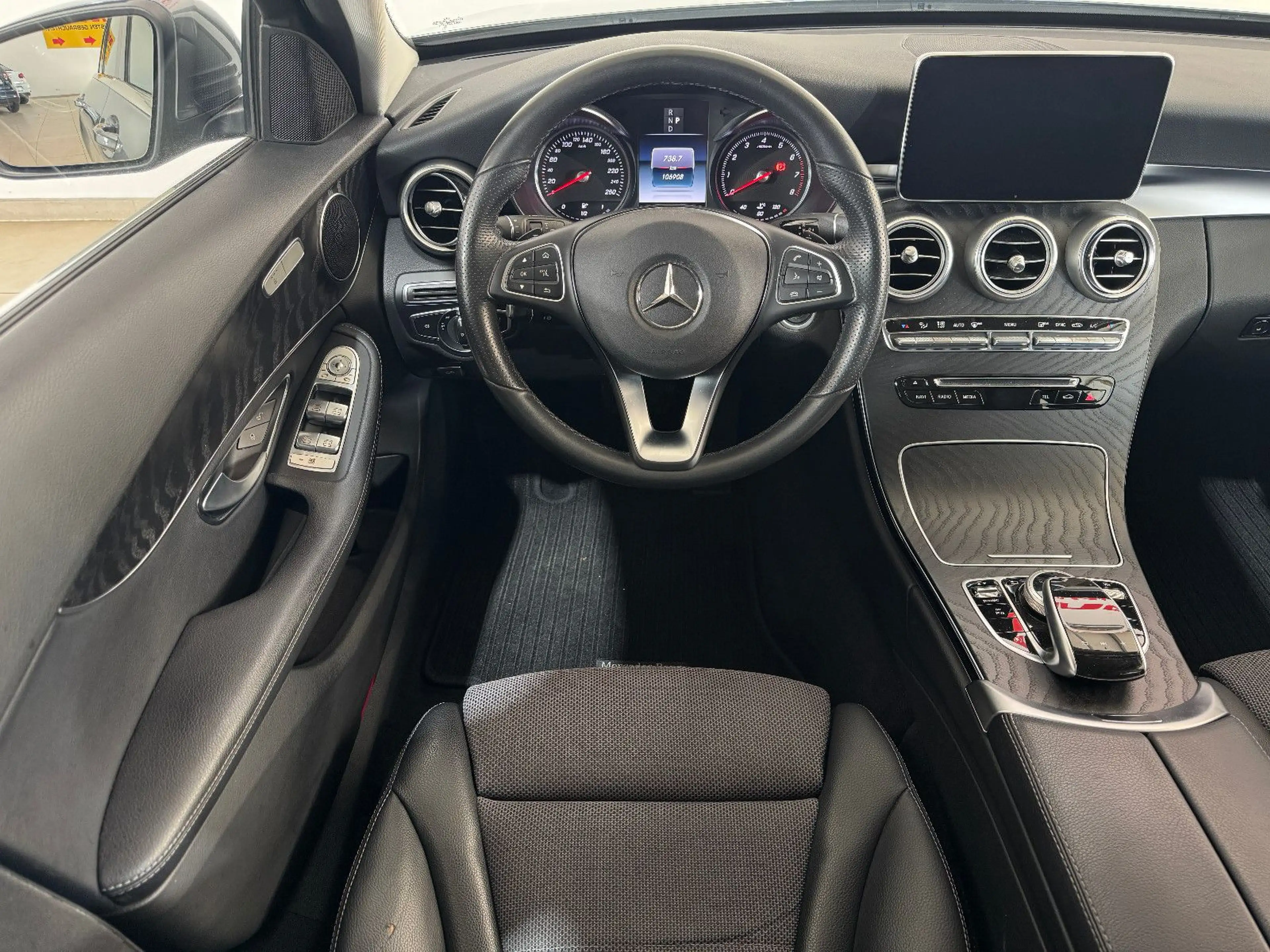 Mercedes-Benz C 250 CGI T*NAVI+TEILLEDER+AHK+17"+KAMERA+WLAN* — photo 10
