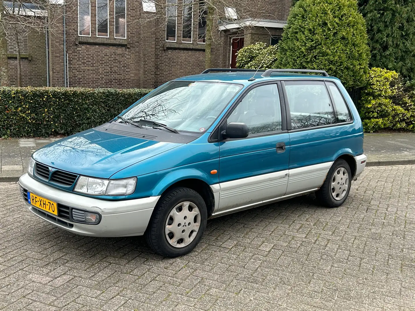 Mitsubishi Space Runner 1.8 GLXi automaat airco trekhaak goed rijdend! Blue - 1