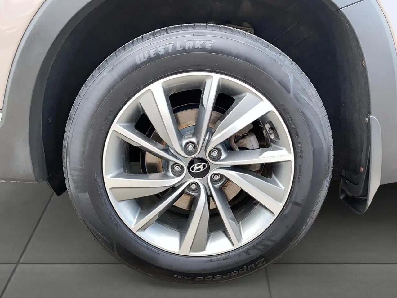 Hyundai SANTA FE photo Hyundai SANTA FE