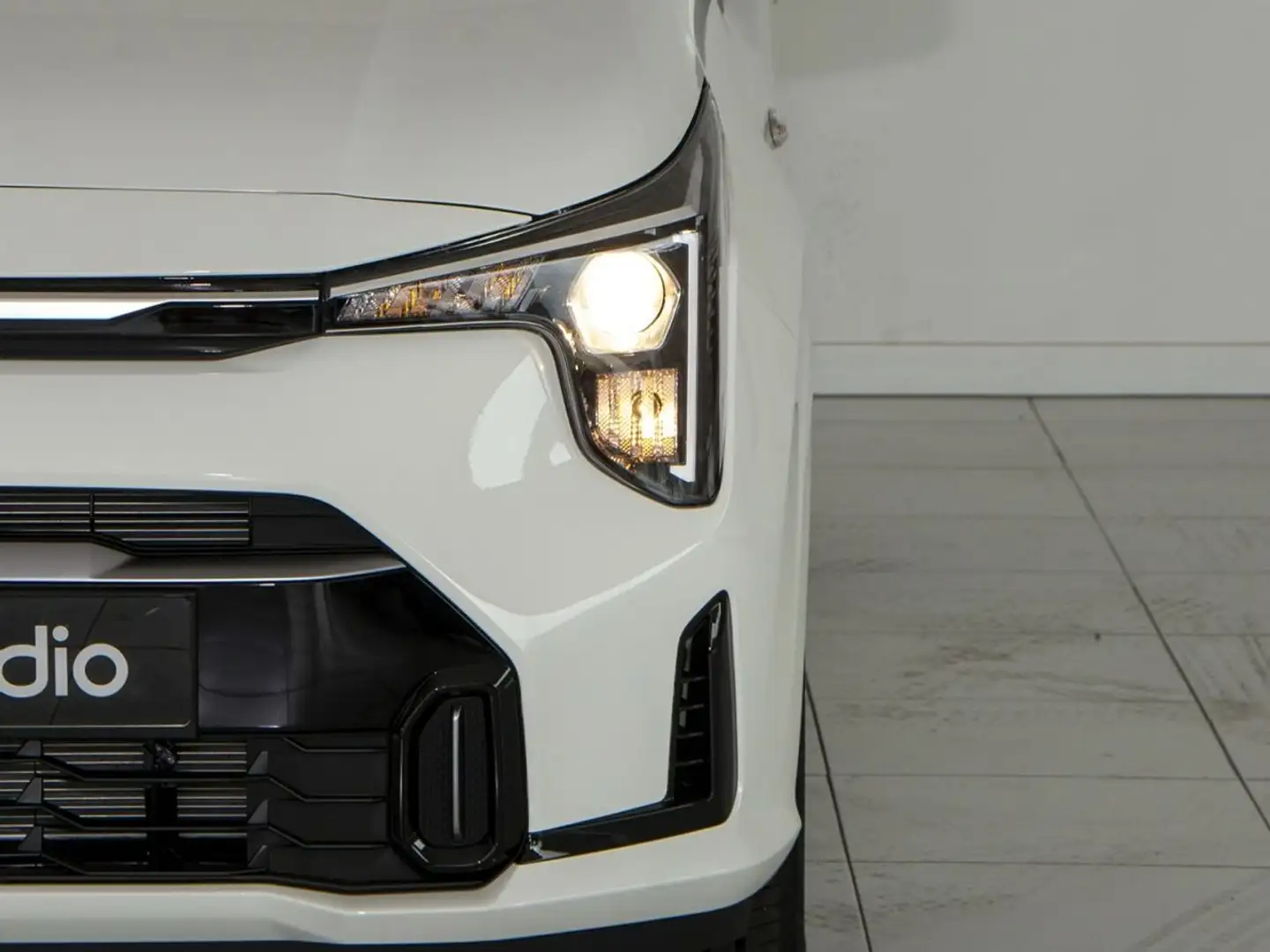 Kia Picanto 1.0 DPi Concept Blanc - 2