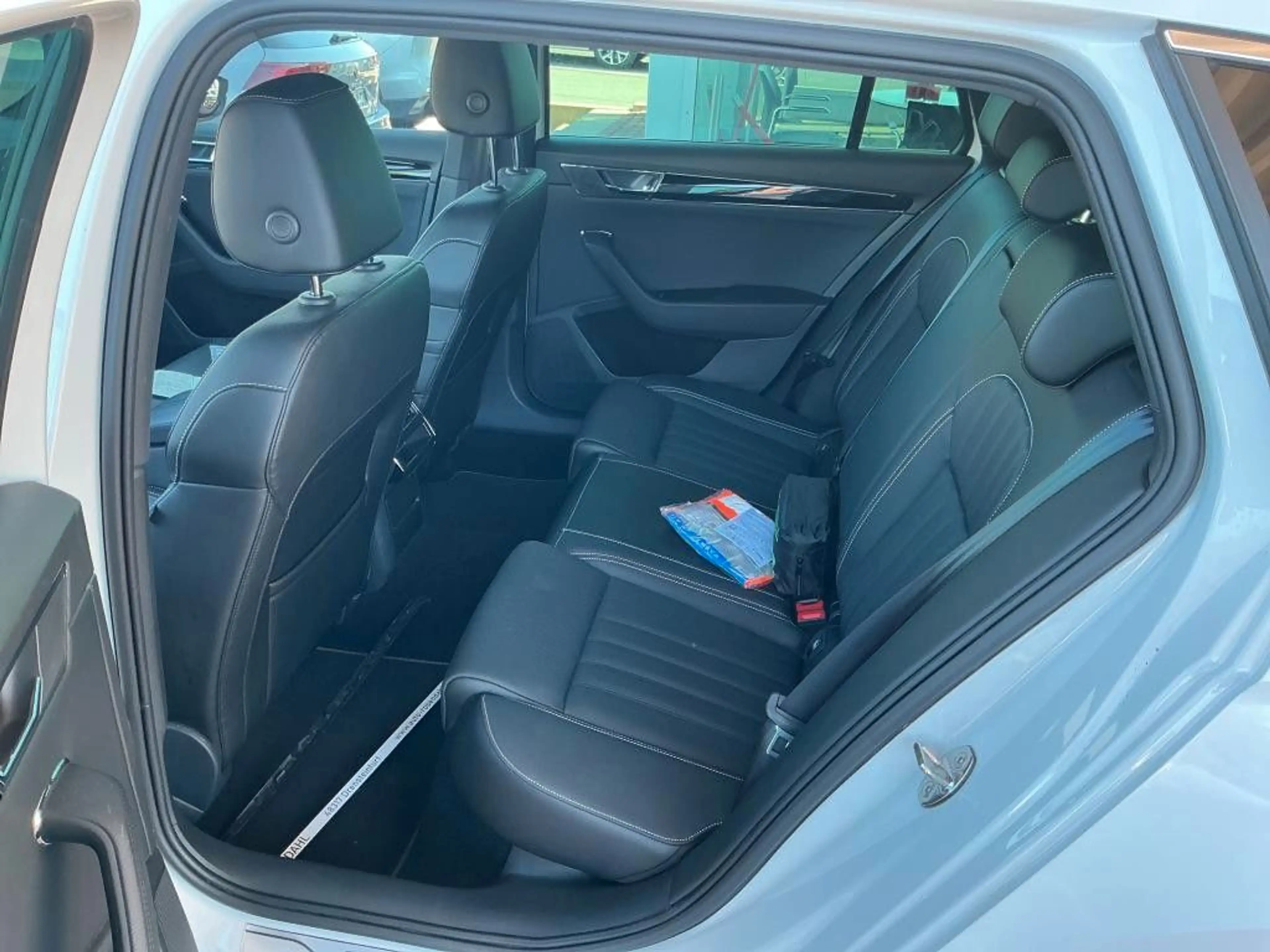 Skoda Superb Combi L&K 2.0TDI DSGNaviAHK SHZ ACC LED — photo 6
