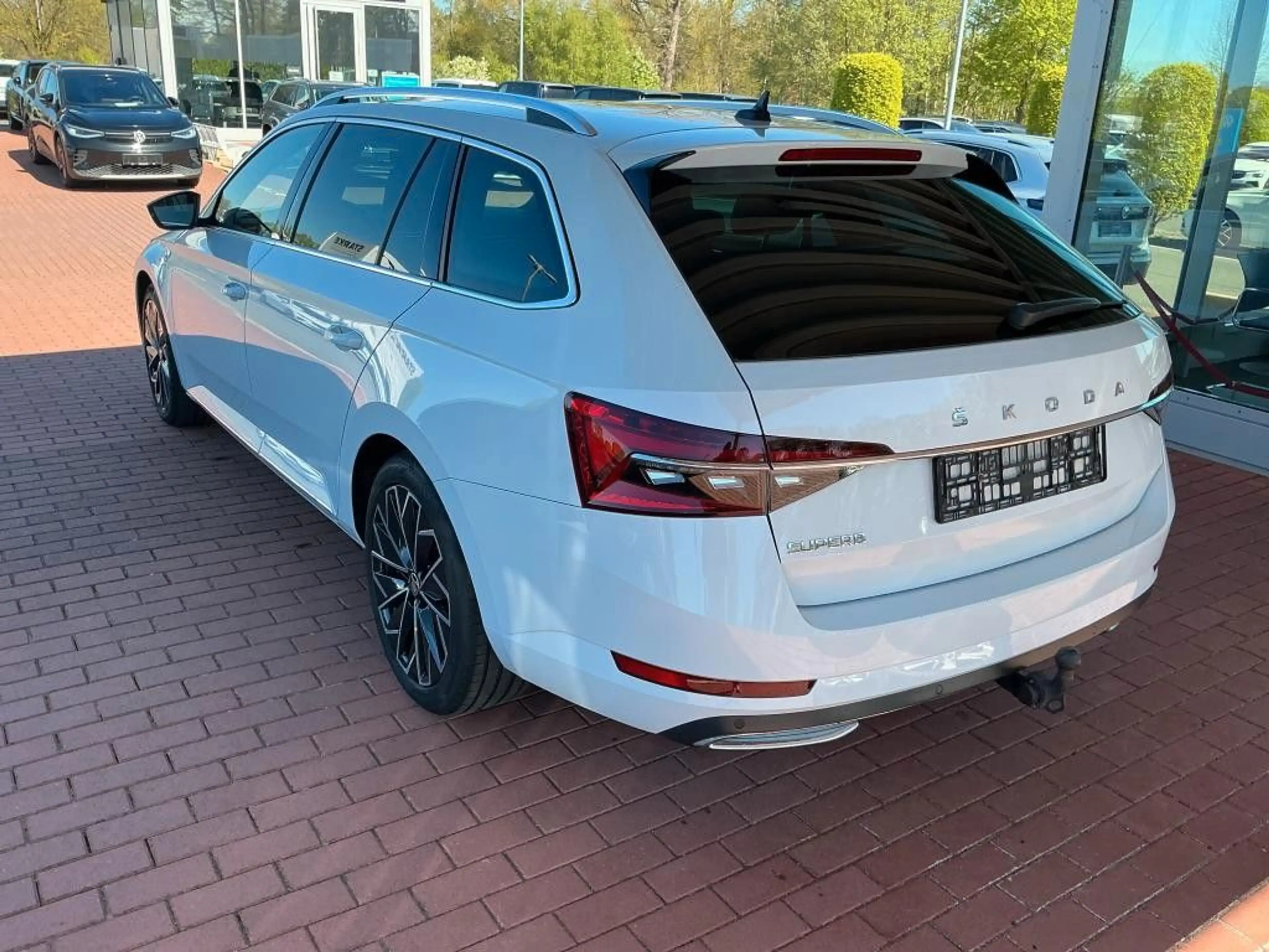 Skoda Superb Combi L&K 2.0TDI DSGNaviAHK SHZ ACC LED — photo 3