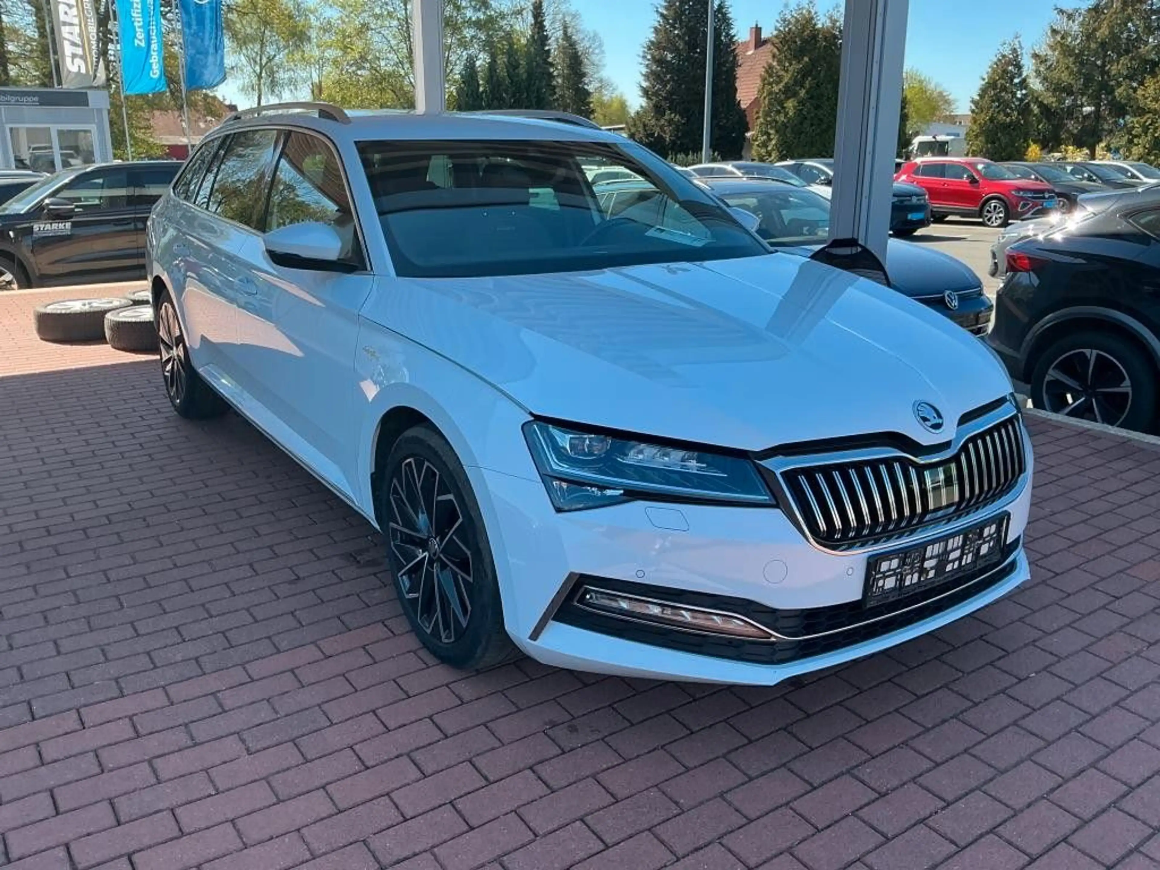 Skoda Superb Combi L&K 2.0TDI DSGNaviAHK SHZ ACC LED — photo 2