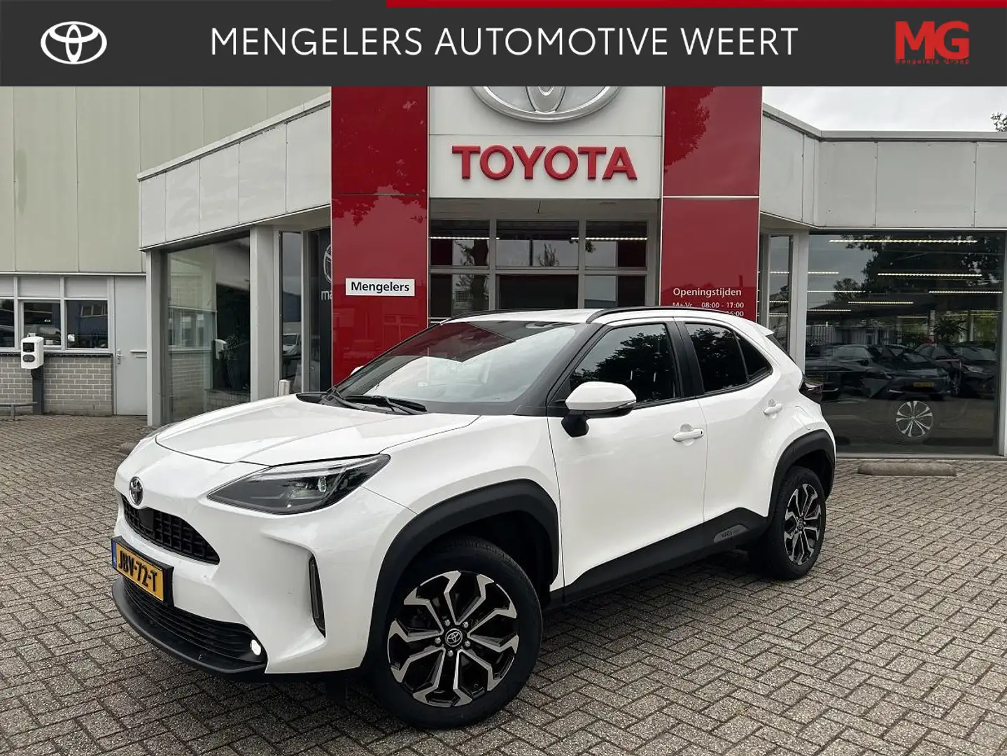 Toyota Yaris Cross 1.5 Hybrid Dynamic Edition l Rijklaar l Apple Carp Wit - 1