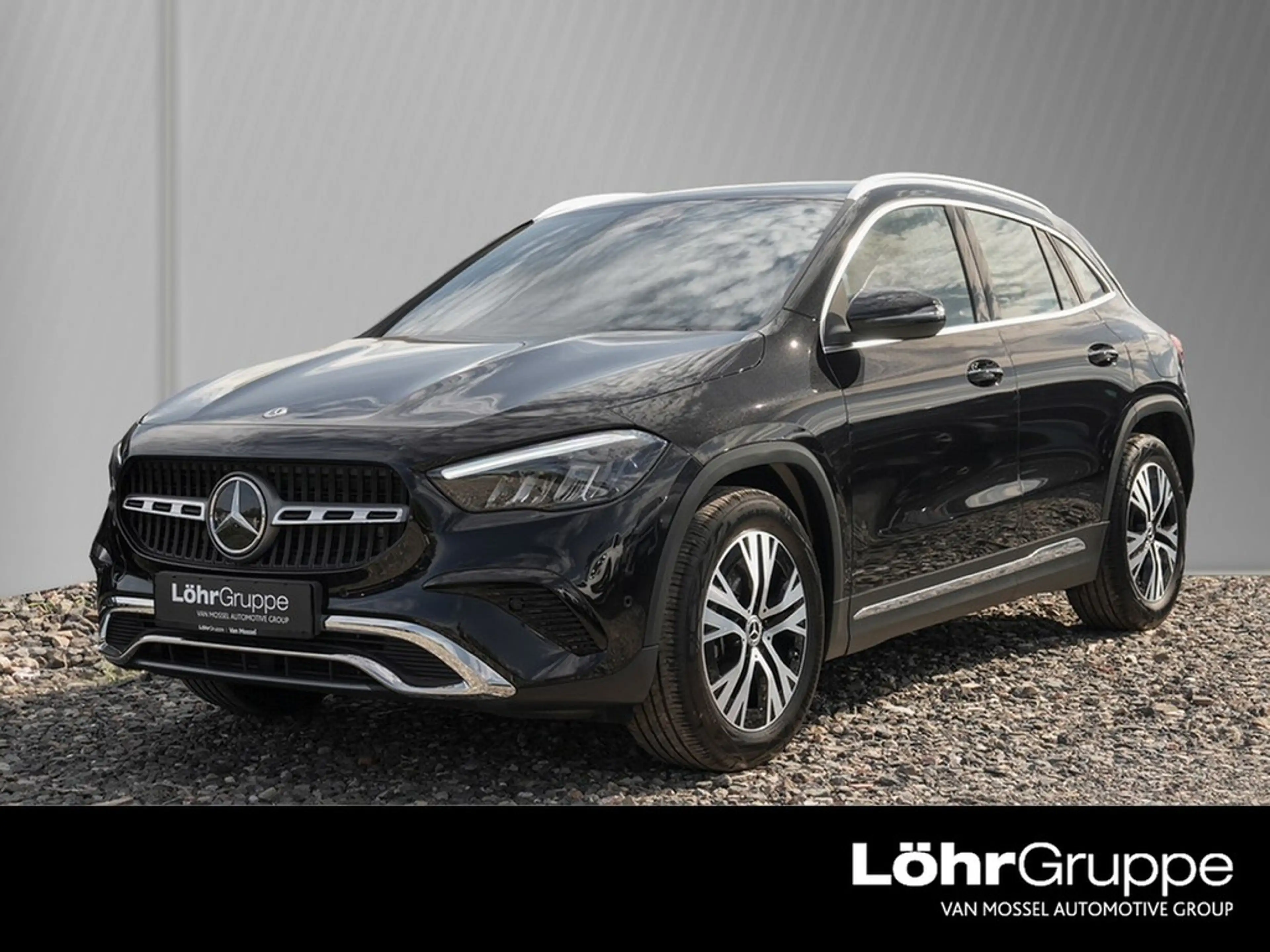 Mercedes-Benz GLA 200 Desingpaket Advanced *LED*AHK*Navi*Kamera*Kessy...