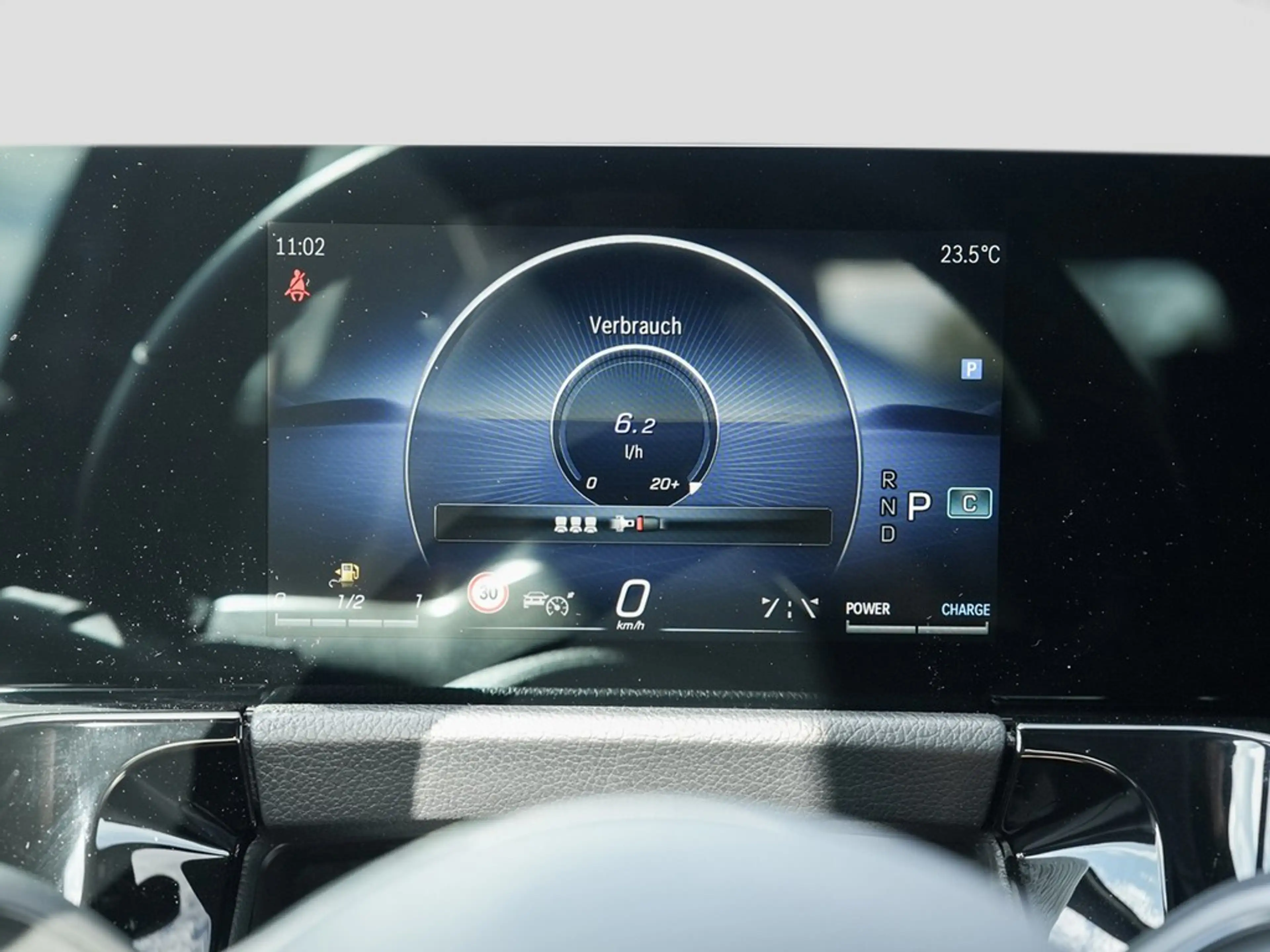 Mercedes-Benz GLA 200 Desingpaket Advanced *LED*AHK*Navi*Kamera*Kessy... — photo 14