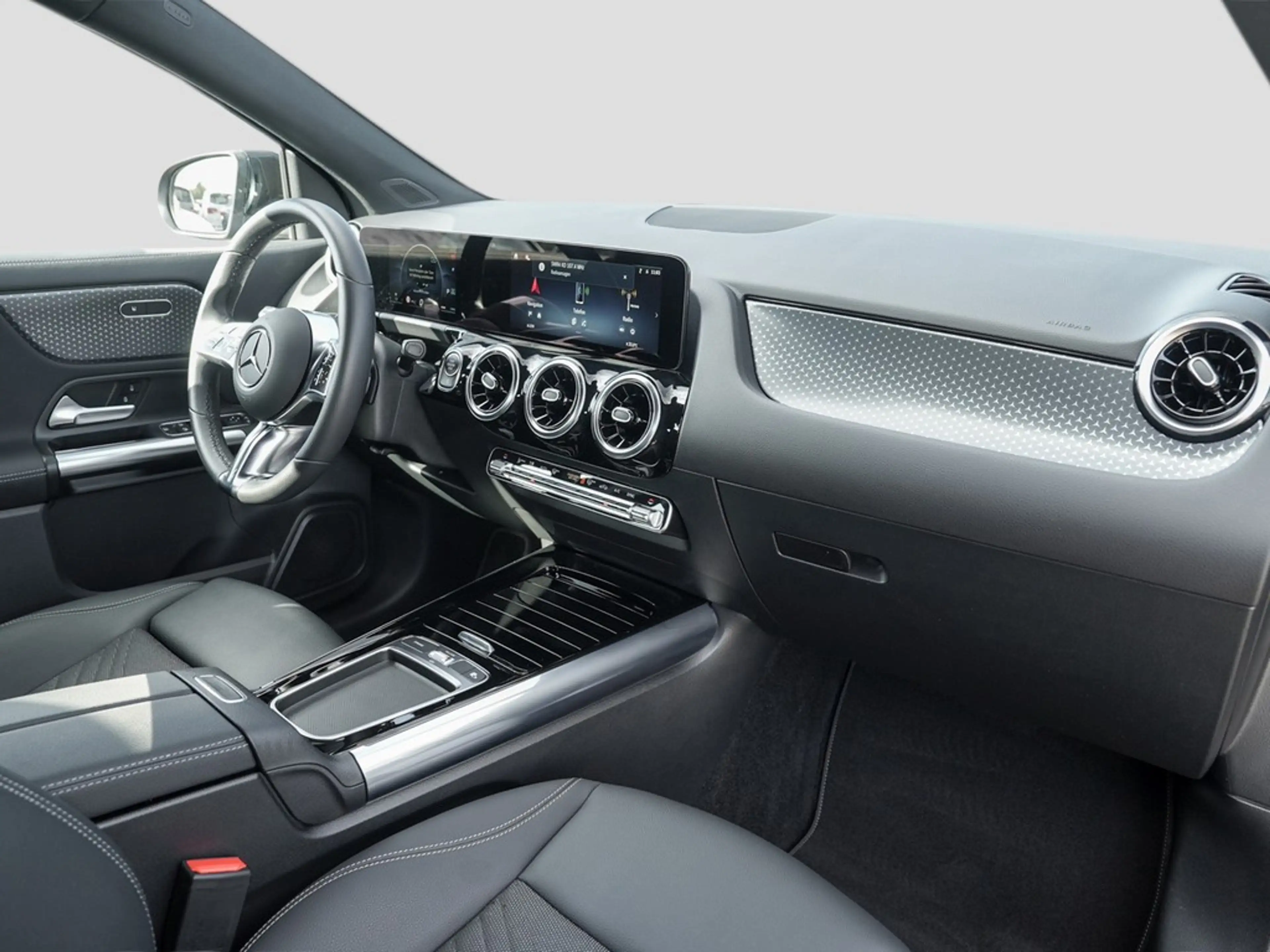 Mercedes-Benz GLA 200 Desingpaket Advanced *LED*AHK*Navi*Kamera*Kessy... — photo 8