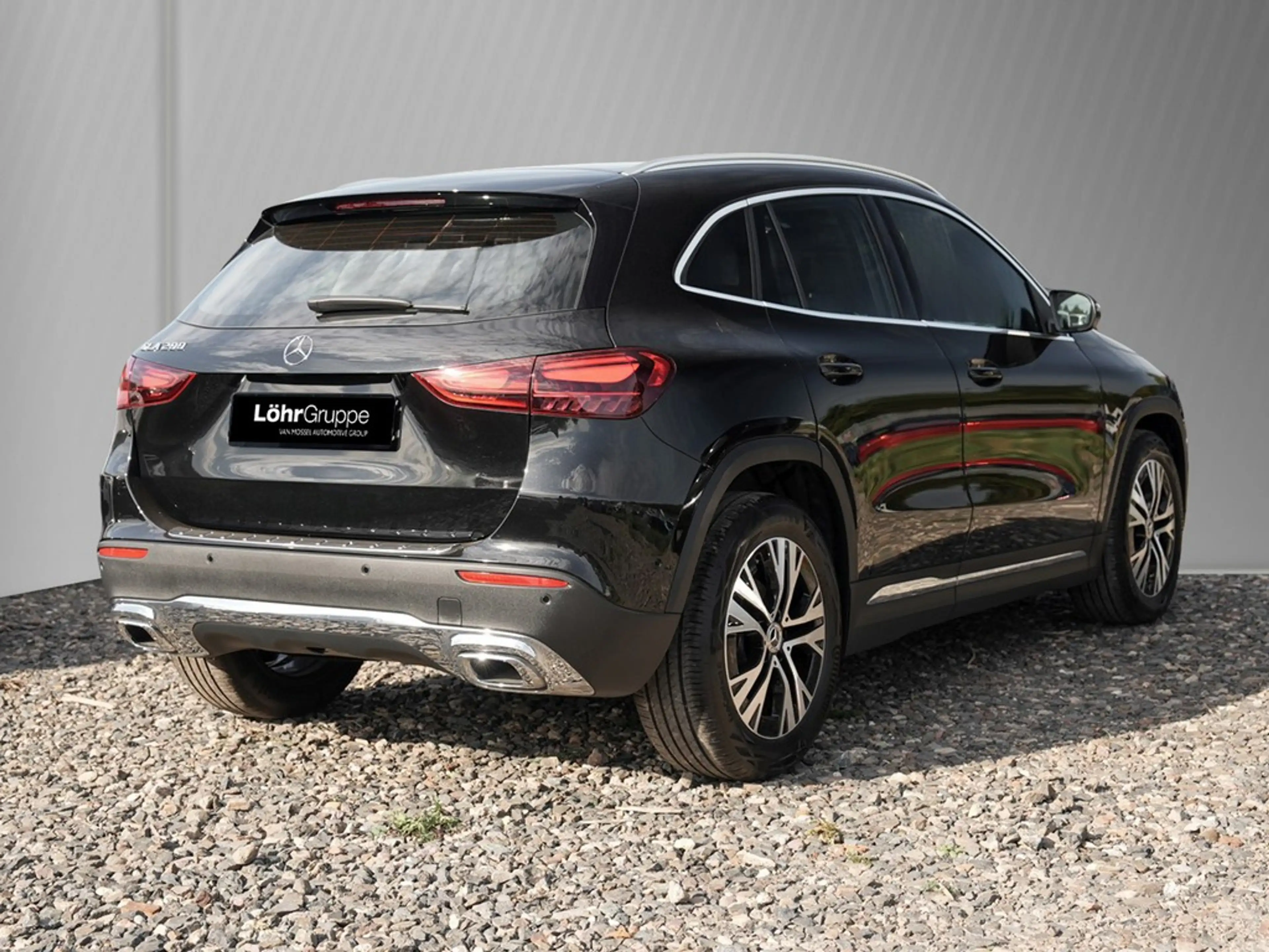 Mercedes-Benz GLA 200 Desingpaket Advanced *LED*AHK*Navi*Kamera*Kessy... — photo 4
