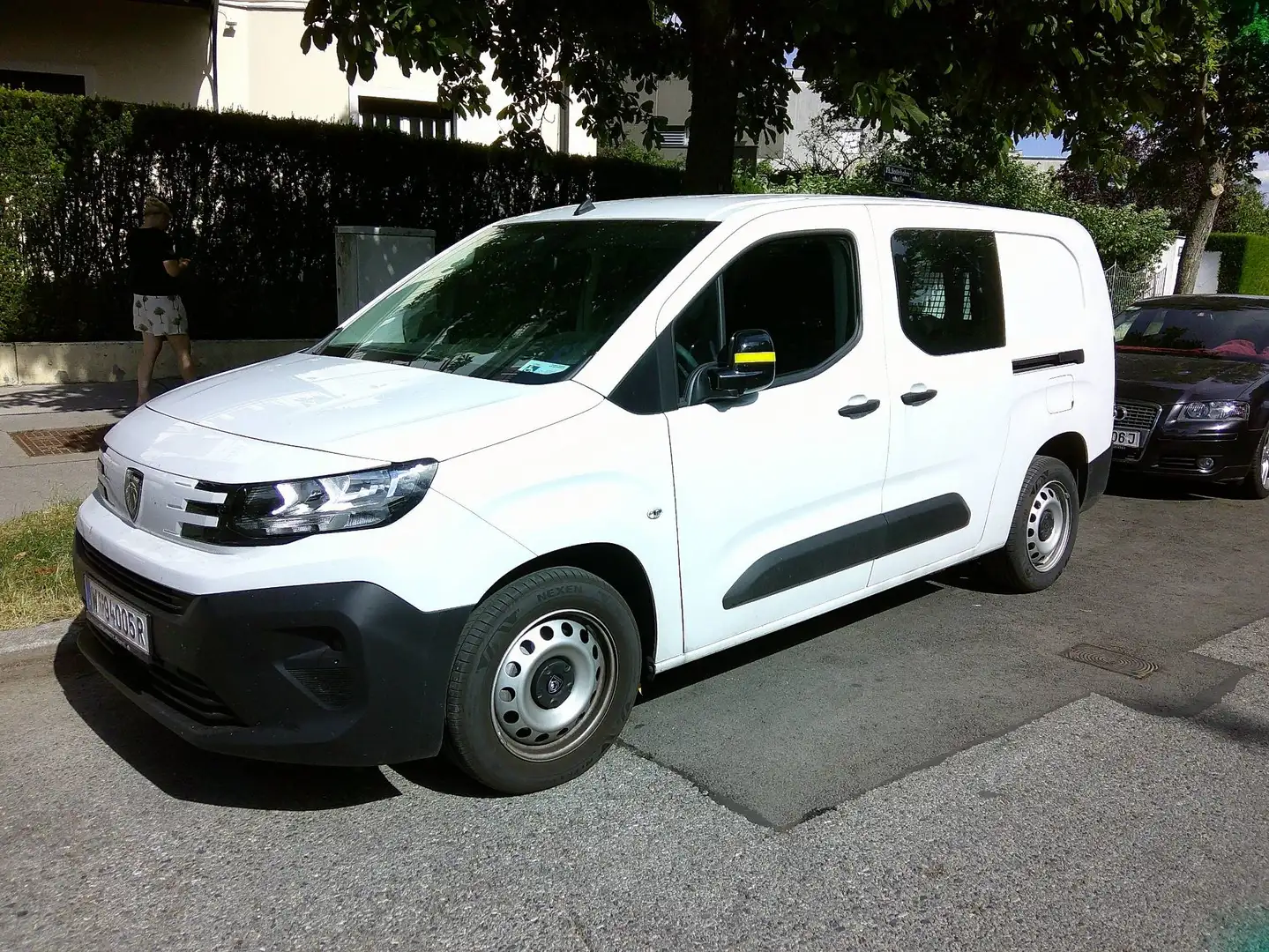 Peugeot Partner DoKa BHDI 130 EAT8 Weiß - 1