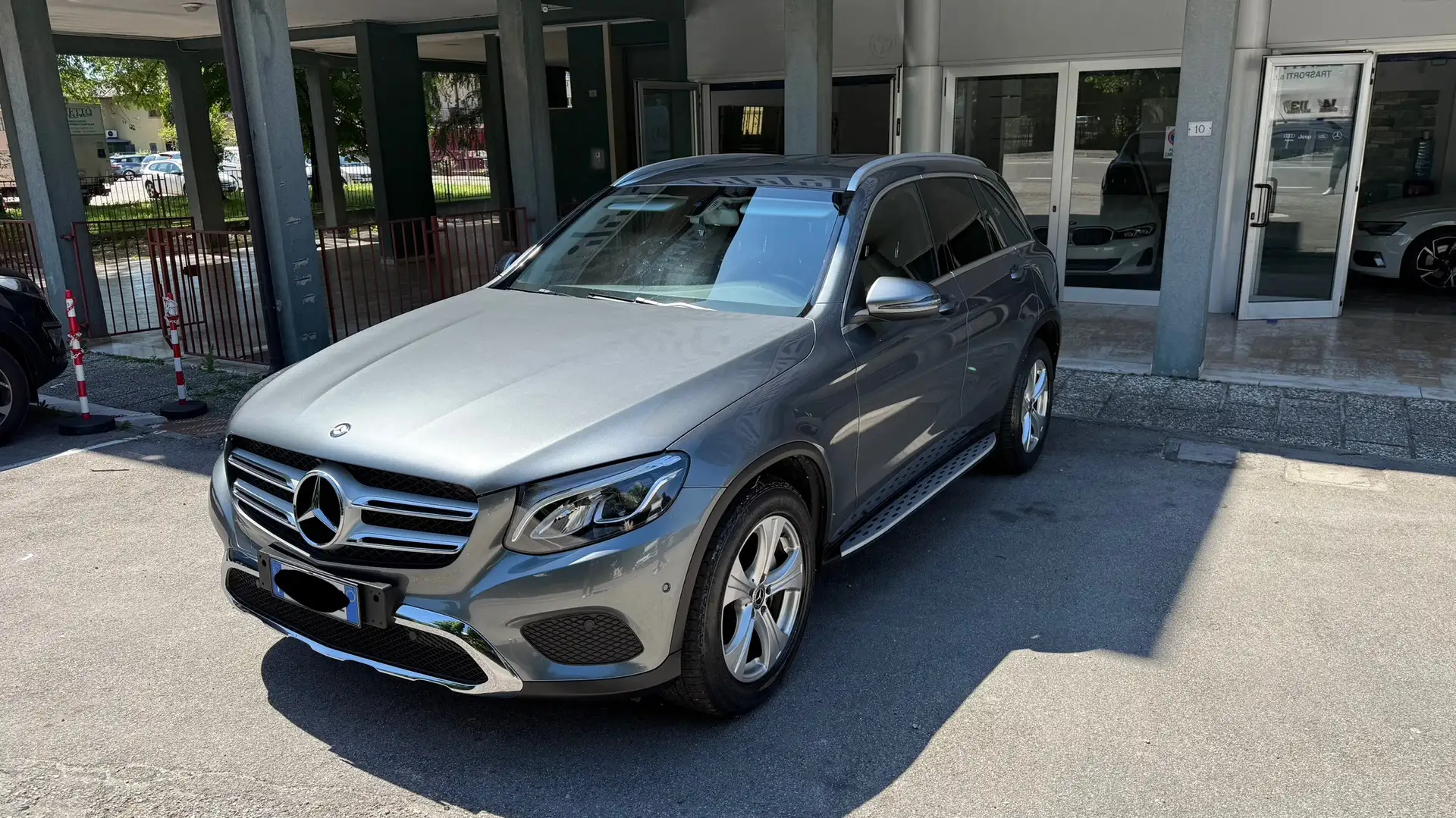 Mercedes-Benz GLC 220 d Sport 4matic auto Grijs - 1