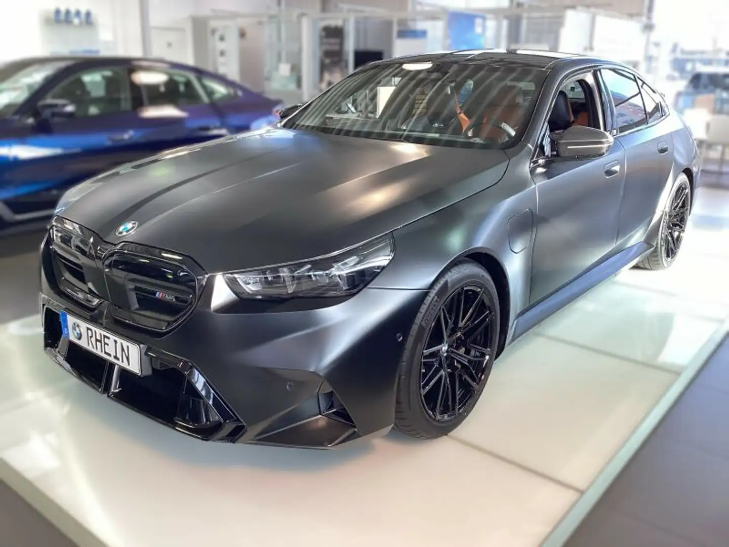 BMW M5 Limousine Ultimate Package Schwarz - 2