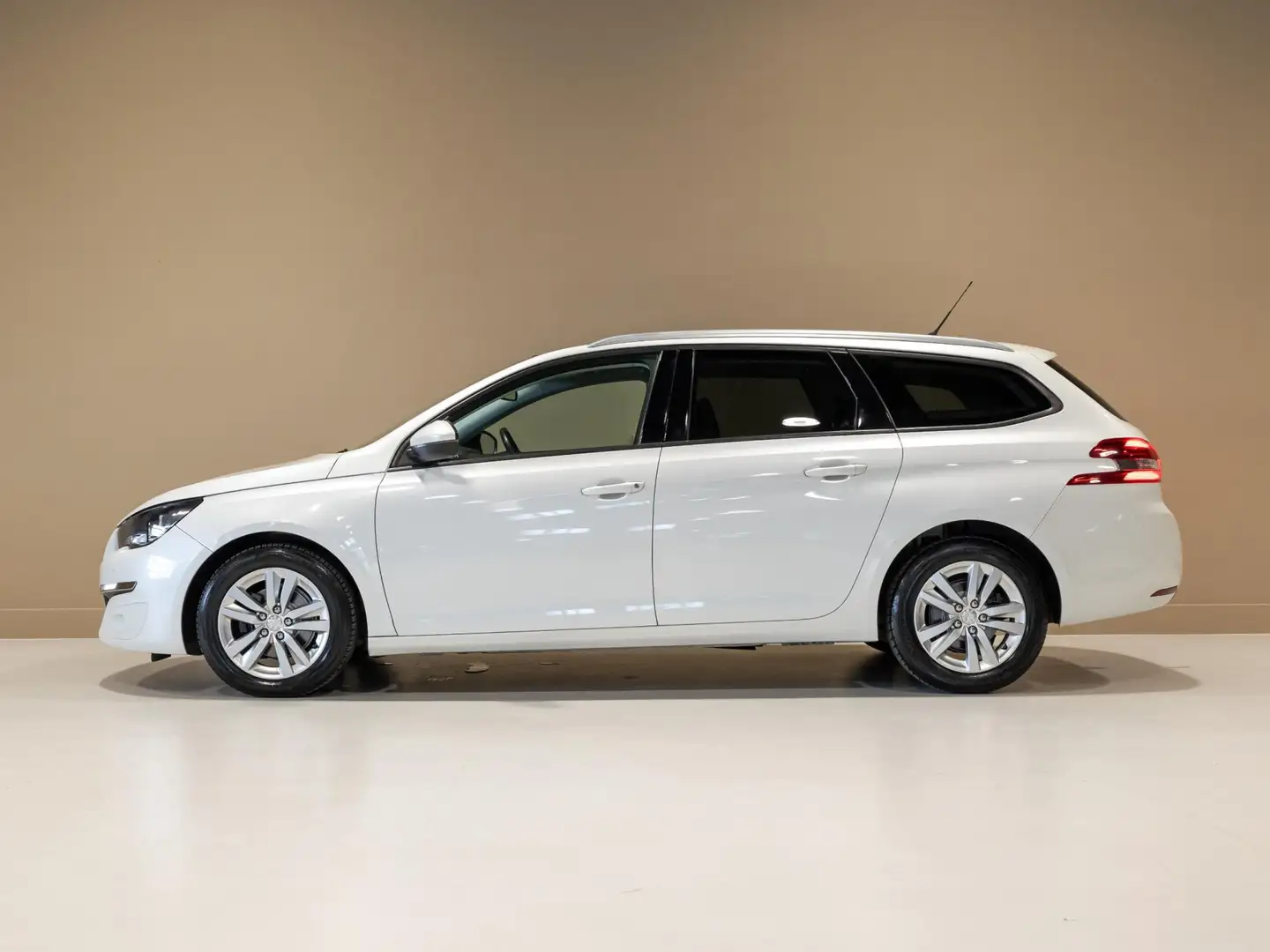 Peugeot 308 SW 1.6 BlueHDI Blue Lease Executive Pack / 120pk / Wit - 2