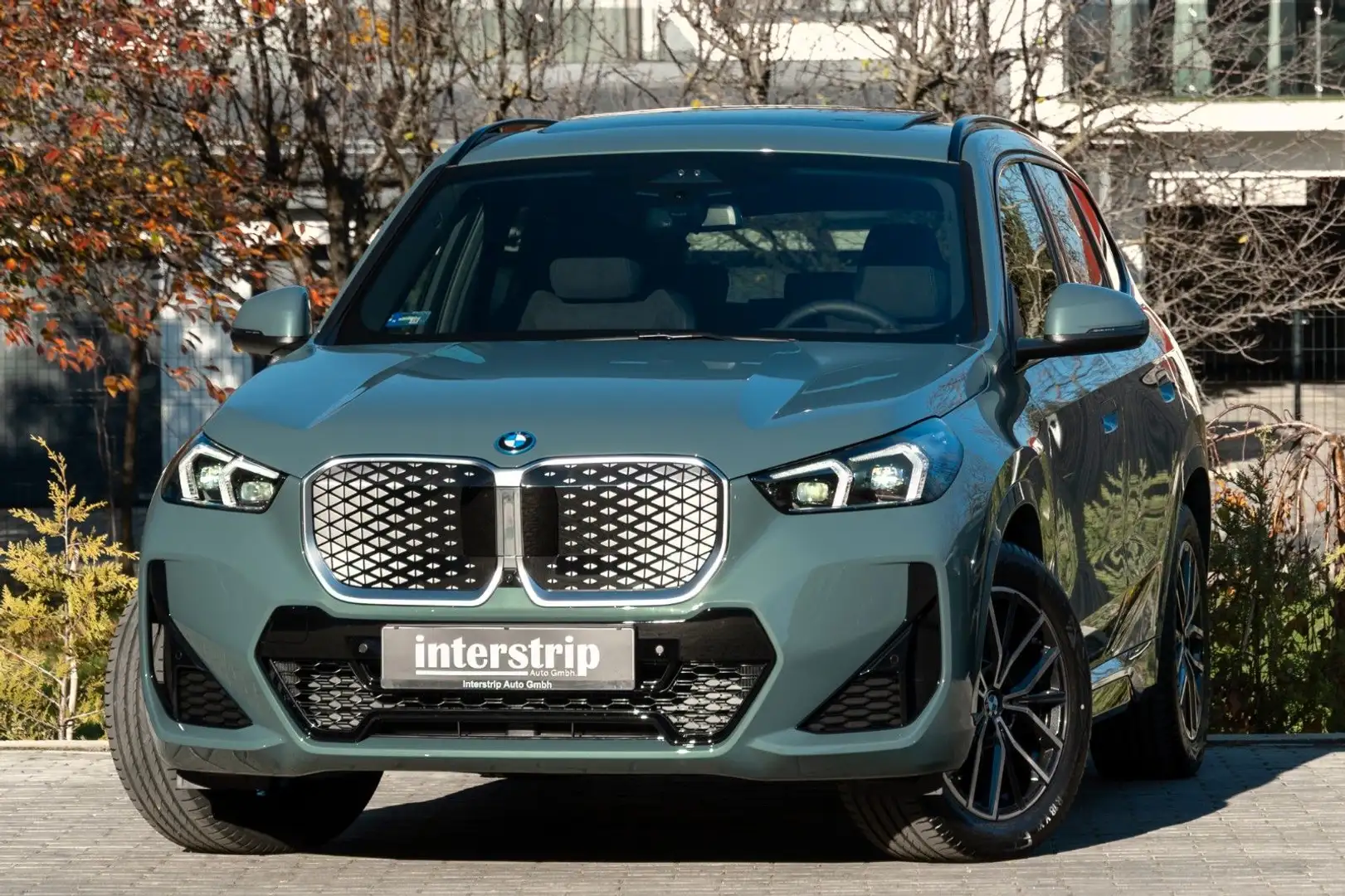 BMW iX1 20 M SPORT.DR.ASS.PLUS.HUD.360.PANO.4JAHRE Grün - 1