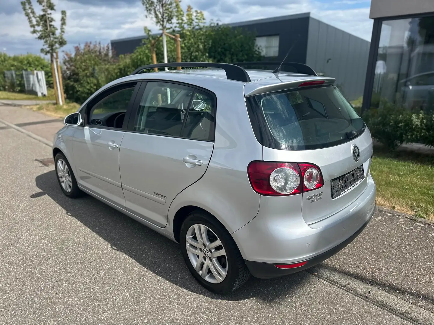 Volkswagen Golf Plus 1.9 TDI Edition srebrna - 2