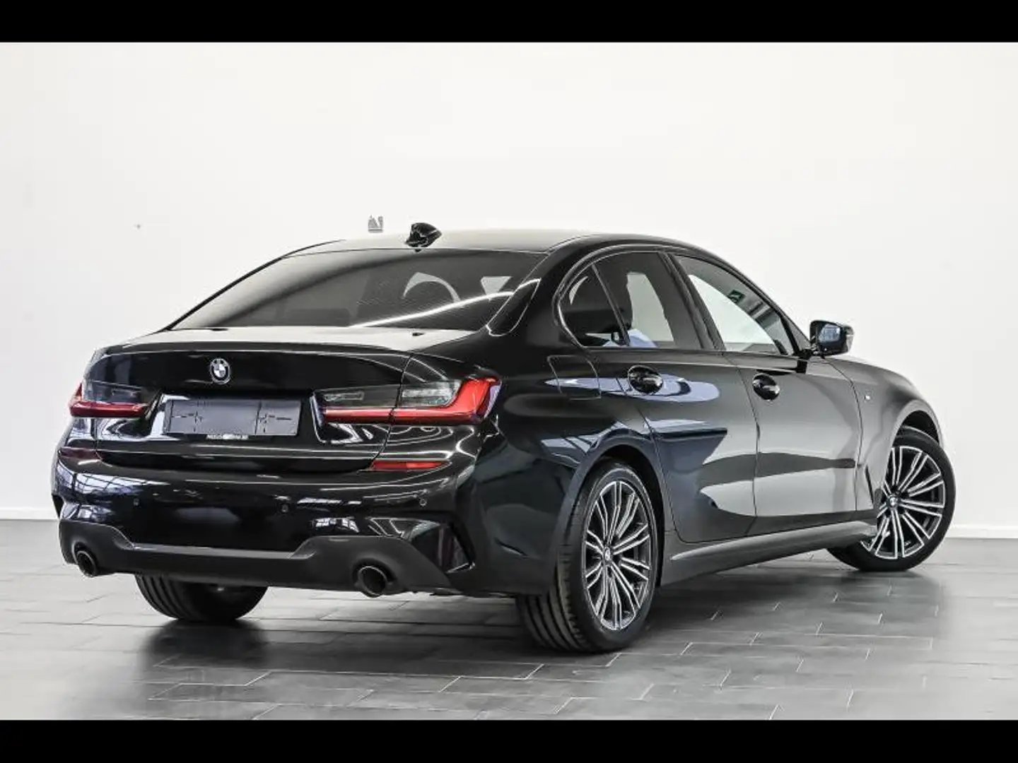 BMW 318 Berline Zwart - 2