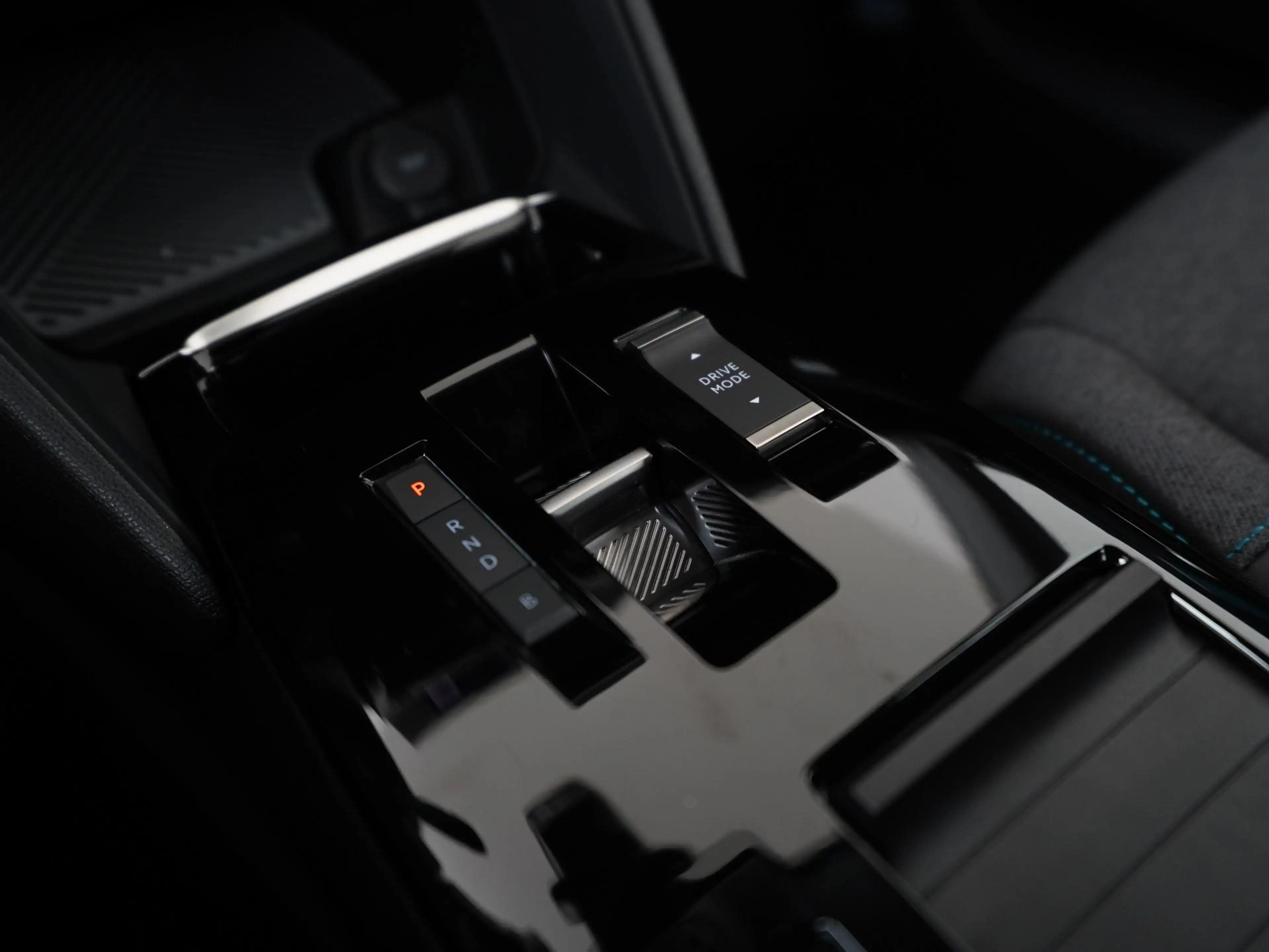 Citroen E-C4 X Ë-C4X Shine 50 kWh | SOH 100% | Panoramadak | Head — photo 11
