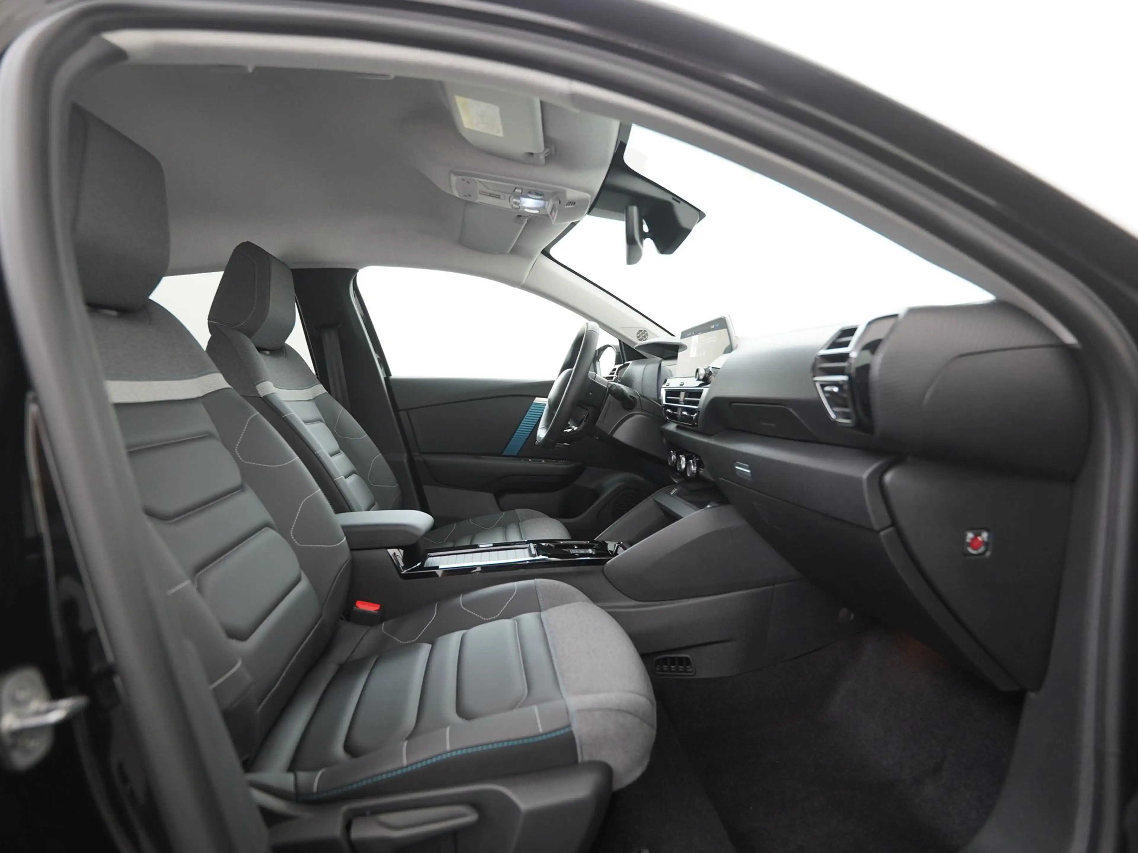 Citroen E-C4 X Ë-C4X Shine 50 kWh | SOH 100% | Panoramadak | Head — photo 3