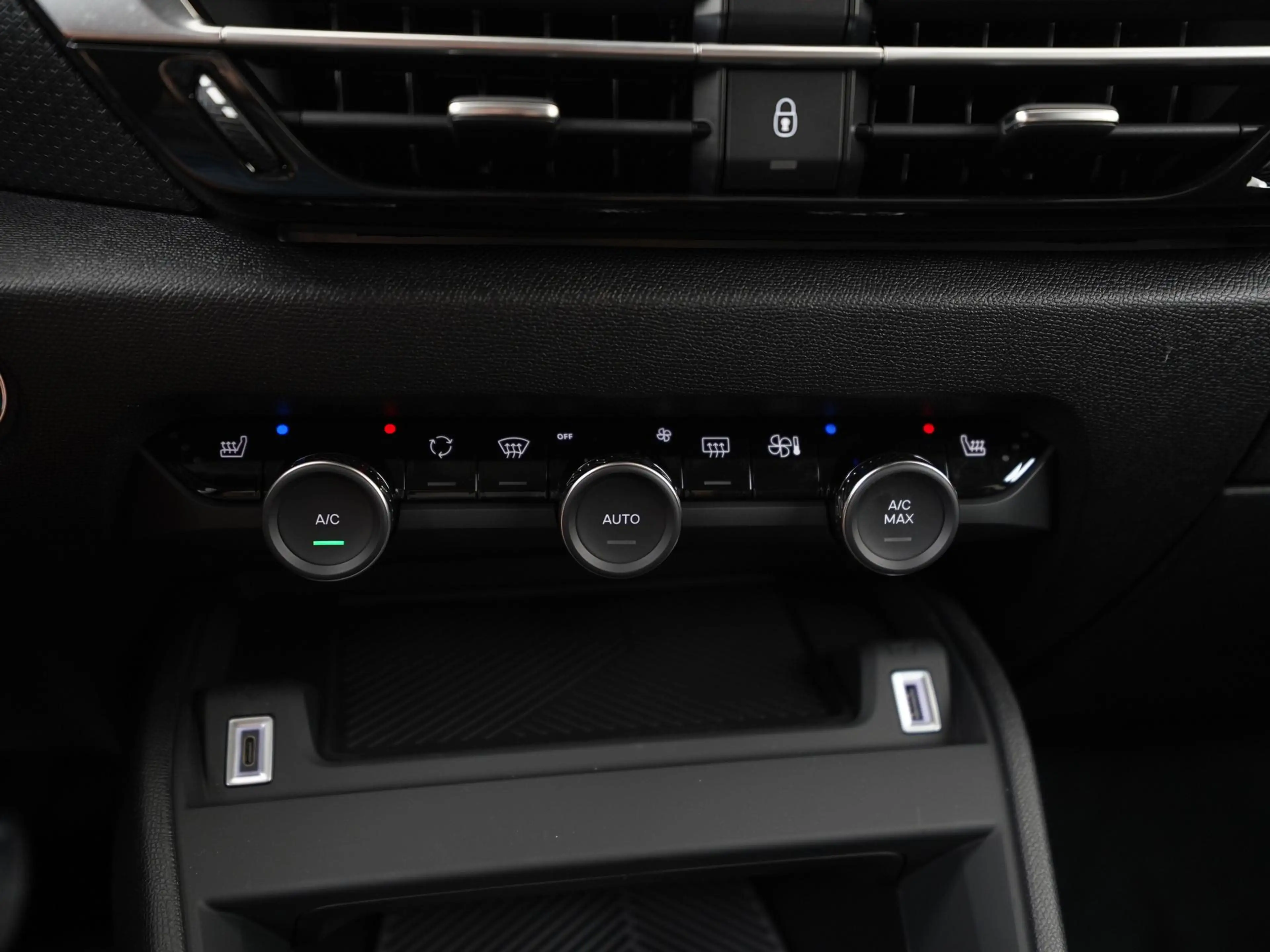 Citroen E-C4 X Ë-C4X Shine 50 kWh | SOH 100% | Panoramadak | Head — photo 12