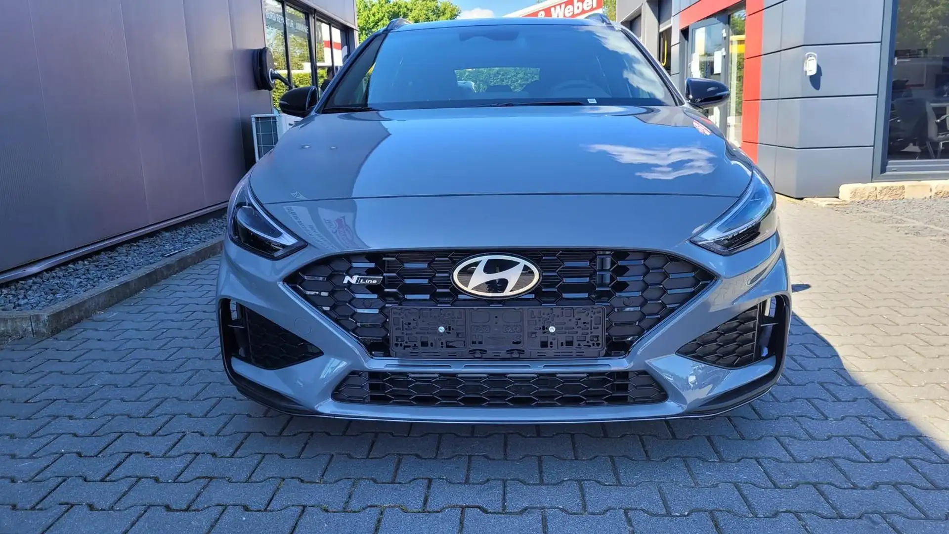 Hyundai i30 Kombi N-Line*Navi*LED*Shzg*PDC*Cam*18"ACC Grau - 2