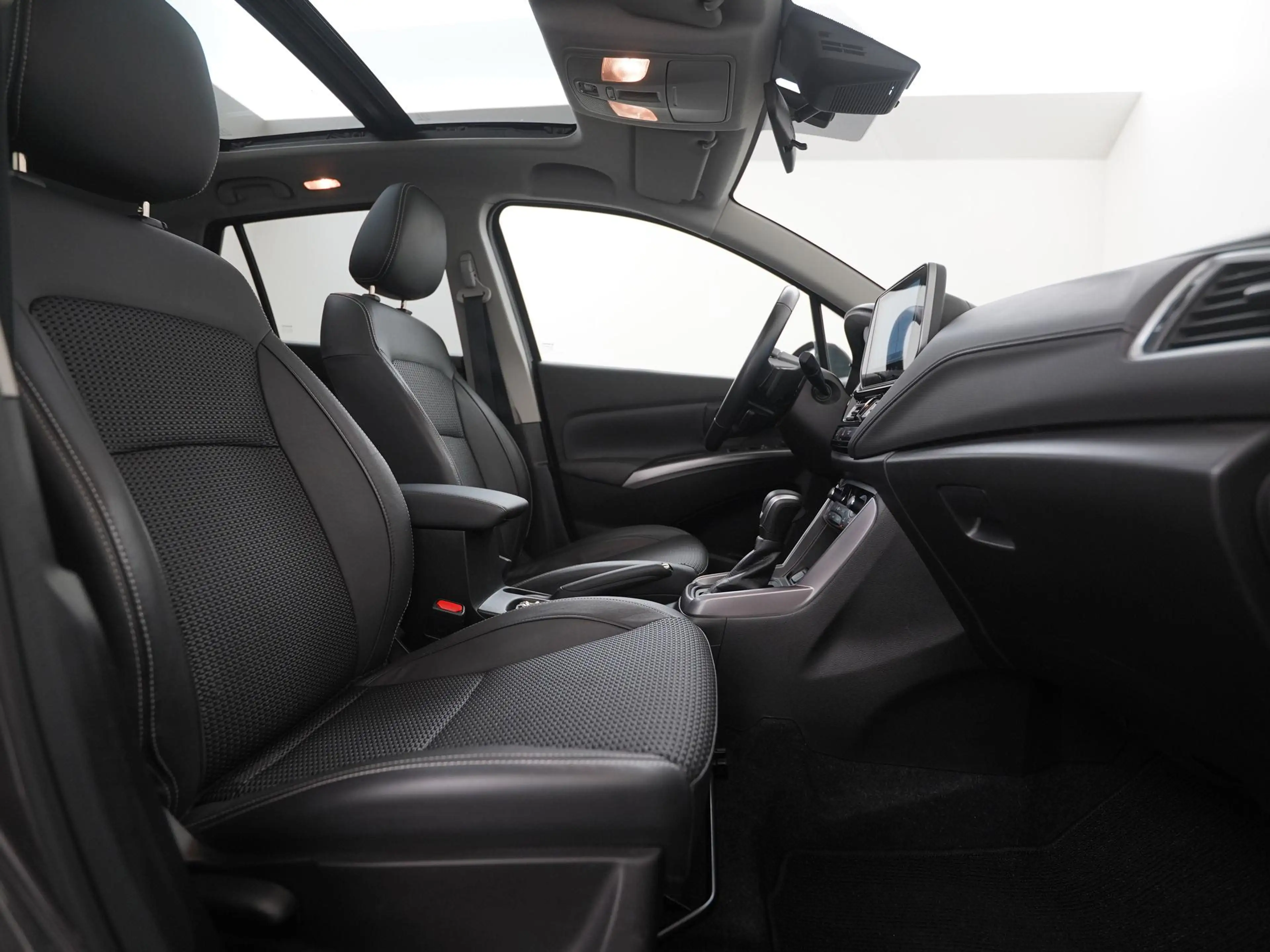 Suzuki S-Cross 1.5 Hybrid AllGrip Style | Trekhaak | Panoramadak — photo 3