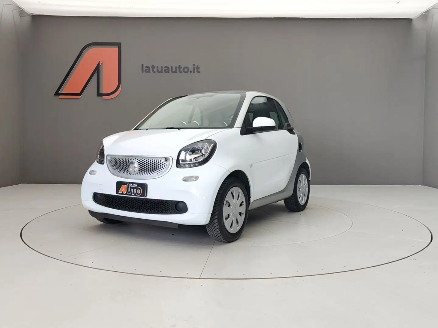 smart forTwo 1.0 70CV URBAN TWINMATIC Grigio - 1