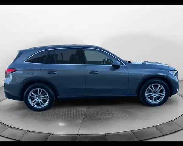 Mercedes-Benz GLC view 5