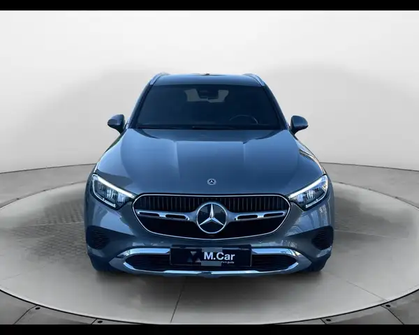 Mercedes-Benz GLC view 3