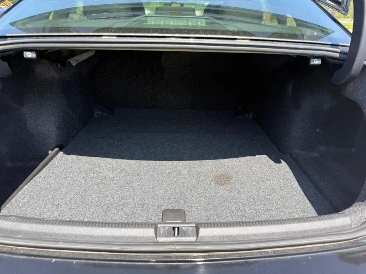Volkswagen Passat photo Volkswagen Passat