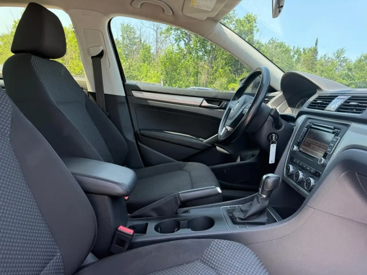 Volkswagen Passat photo Volkswagen Passat