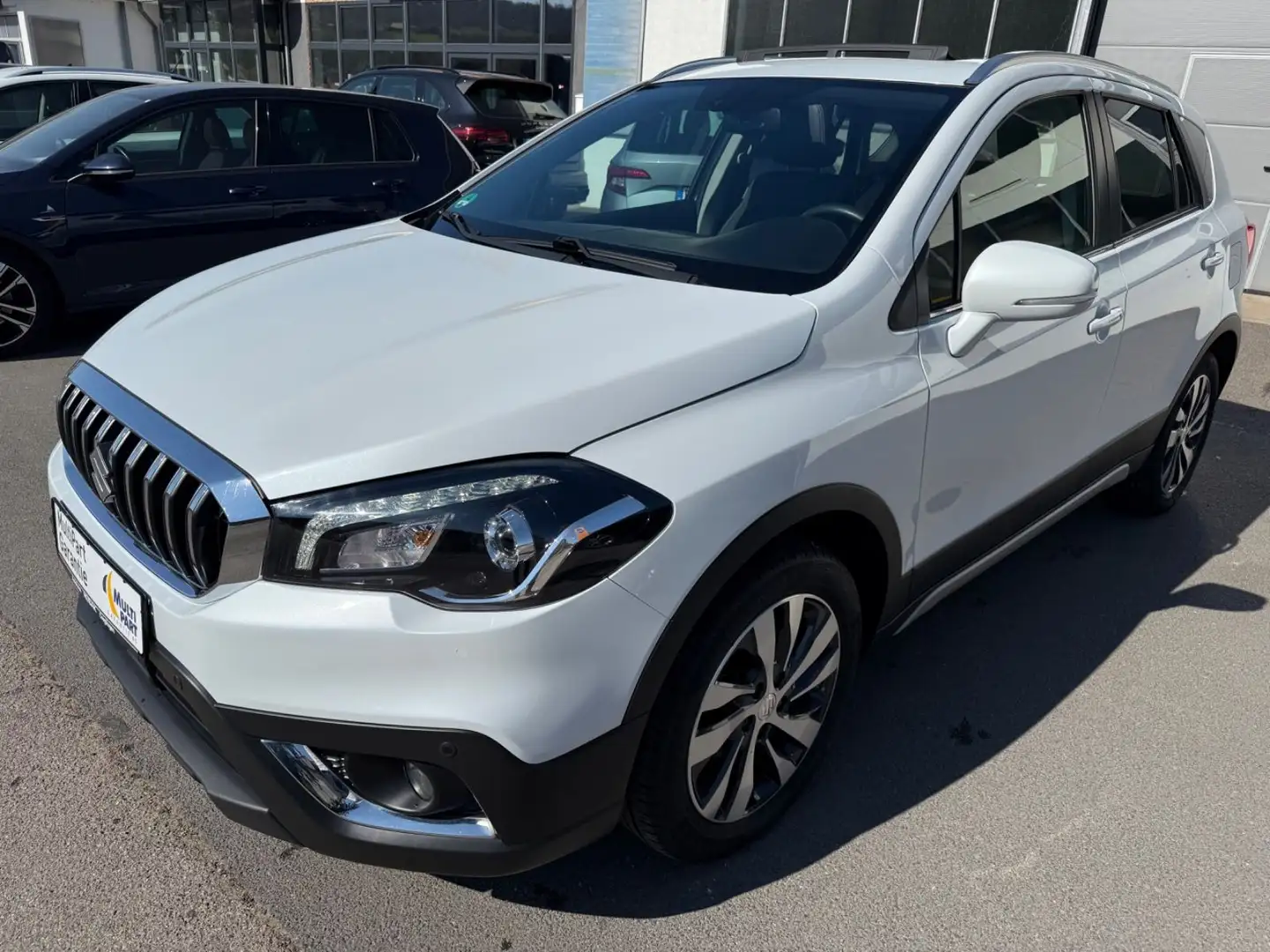 Suzuki SX4 S-Cross 1.4 Club RFK PDC Navi LED Panorama Weiß - 1