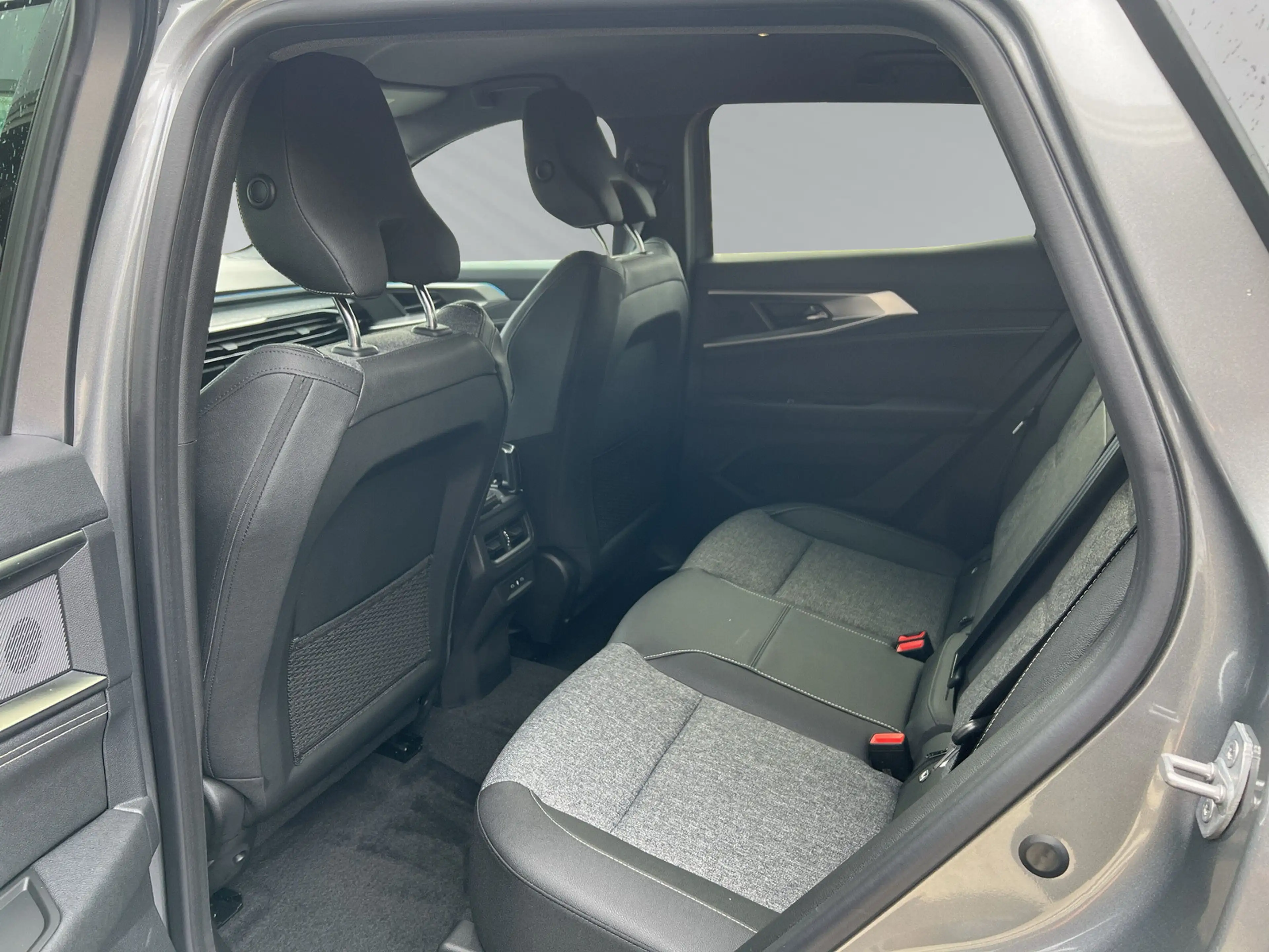 Renault Austral Techno E-TECH Hybrid 200 — photo 8