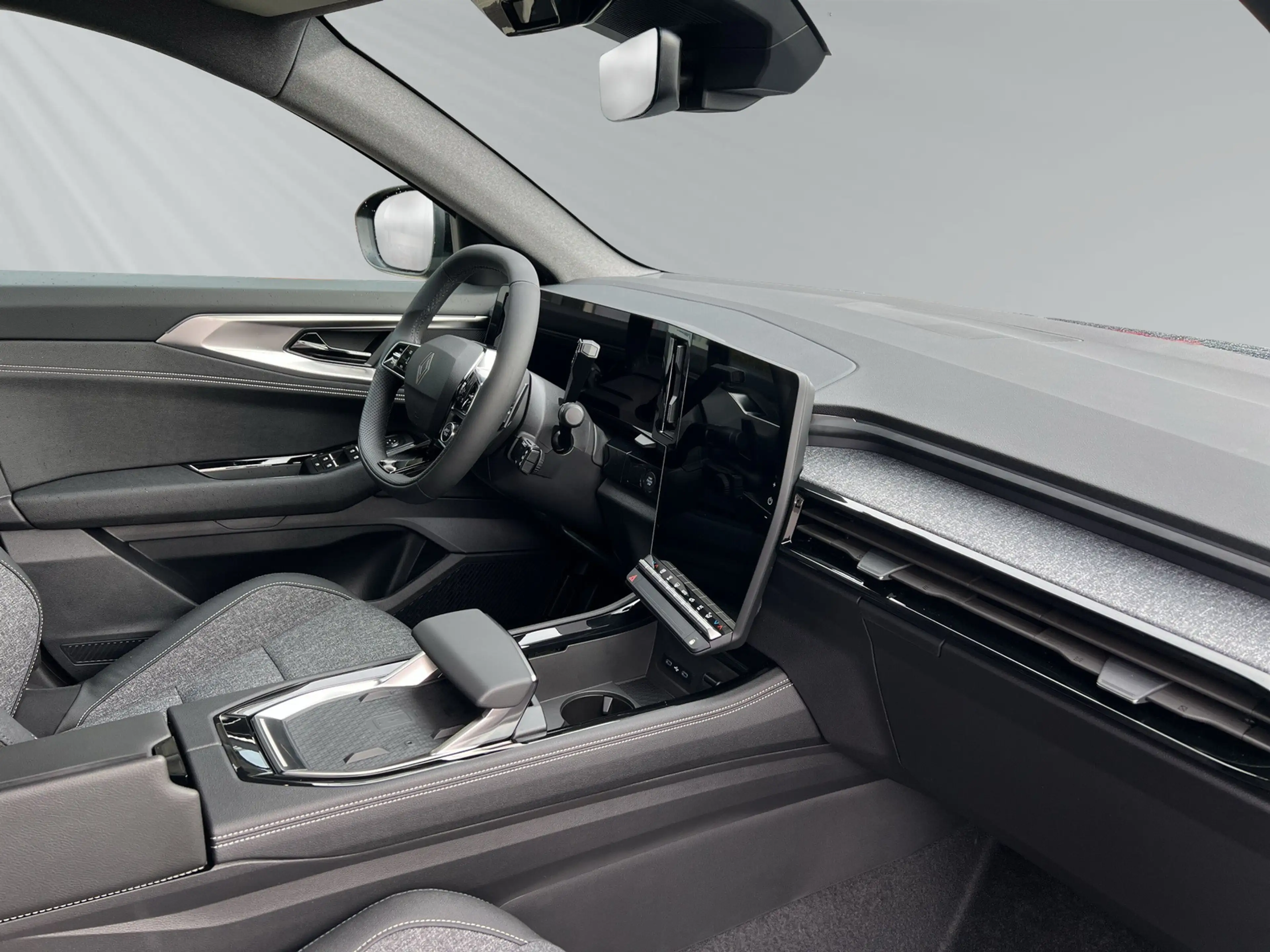 Renault Austral Techno E-TECH Hybrid 200 — photo 11