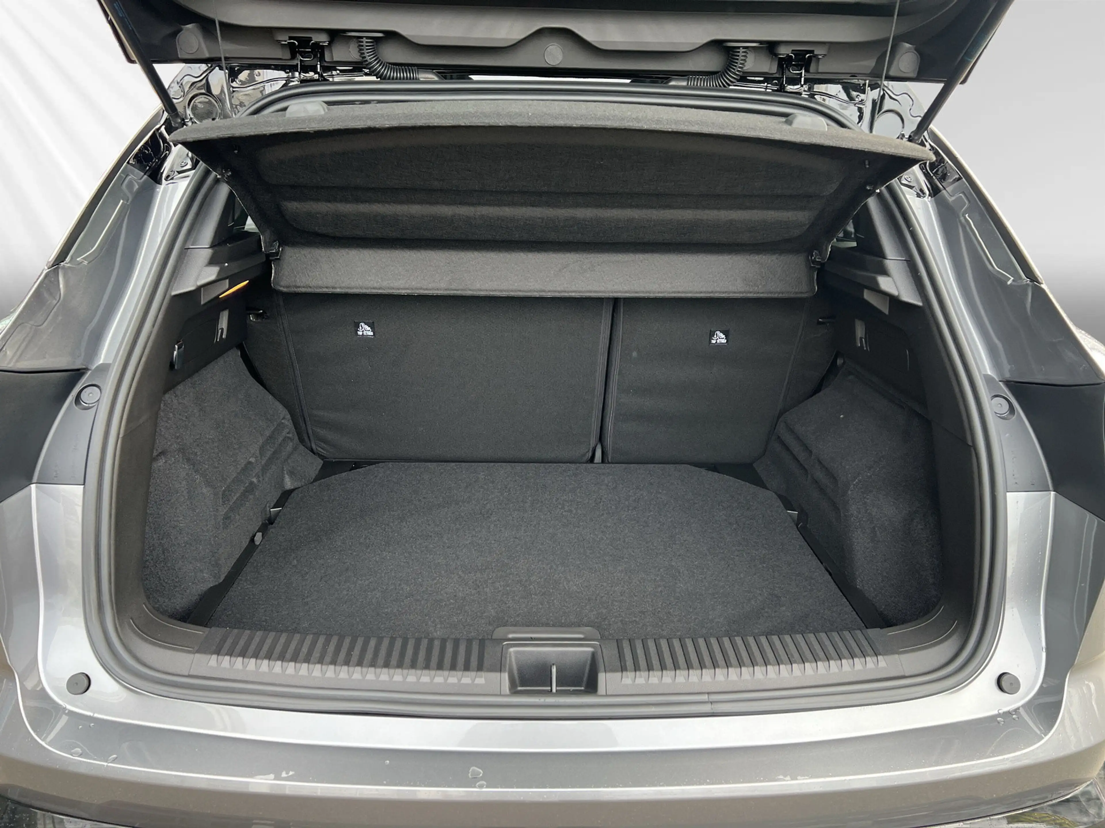 Renault Austral Techno E-TECH Hybrid 200 — photo 6