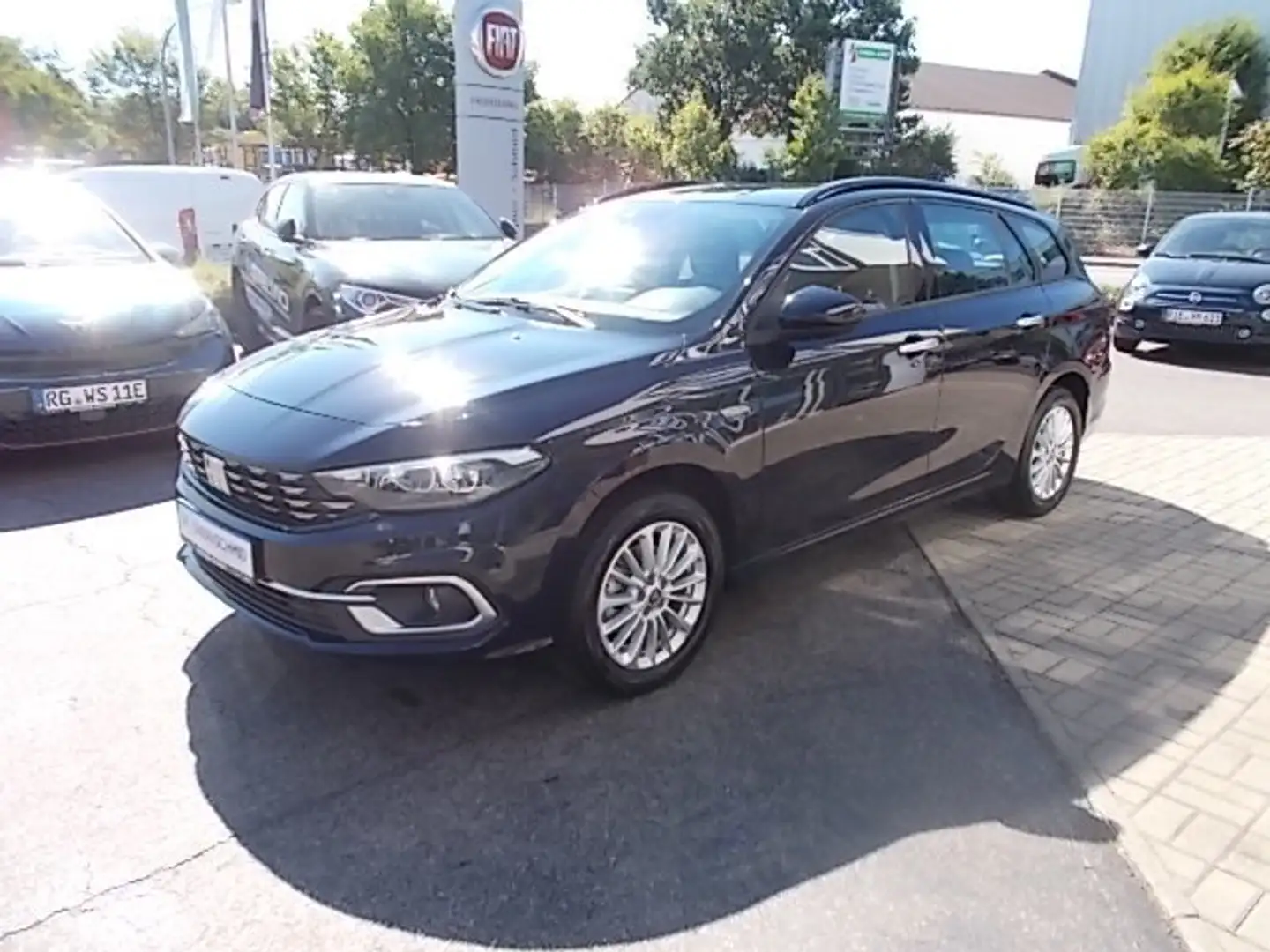 Fiat Tipo Kombi Life 1.0 Schwarz - 1