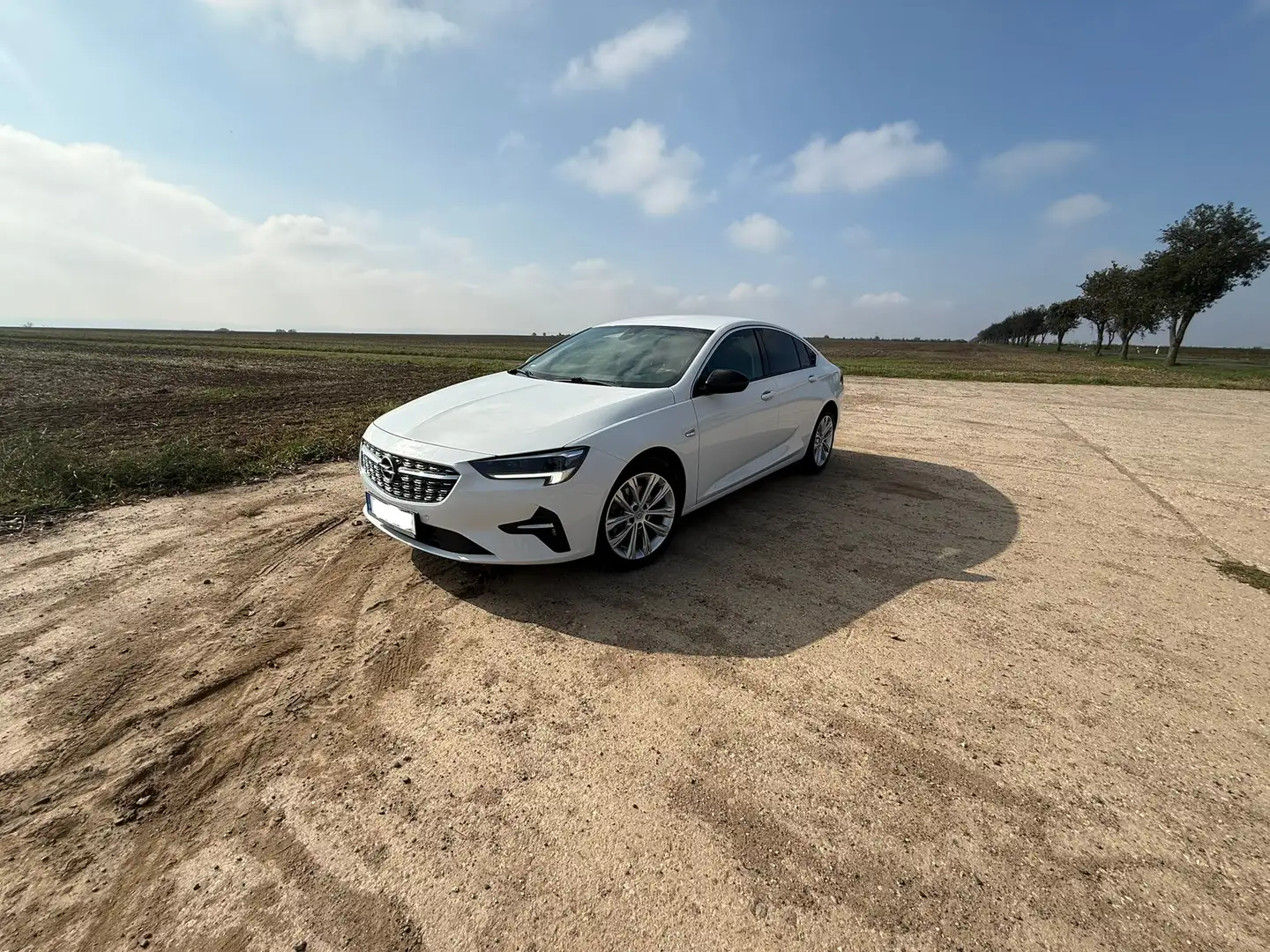 Opel Insignia Grand Sport Diesel Grand Sport 1.5 Diesel Elegance Weiß - 1