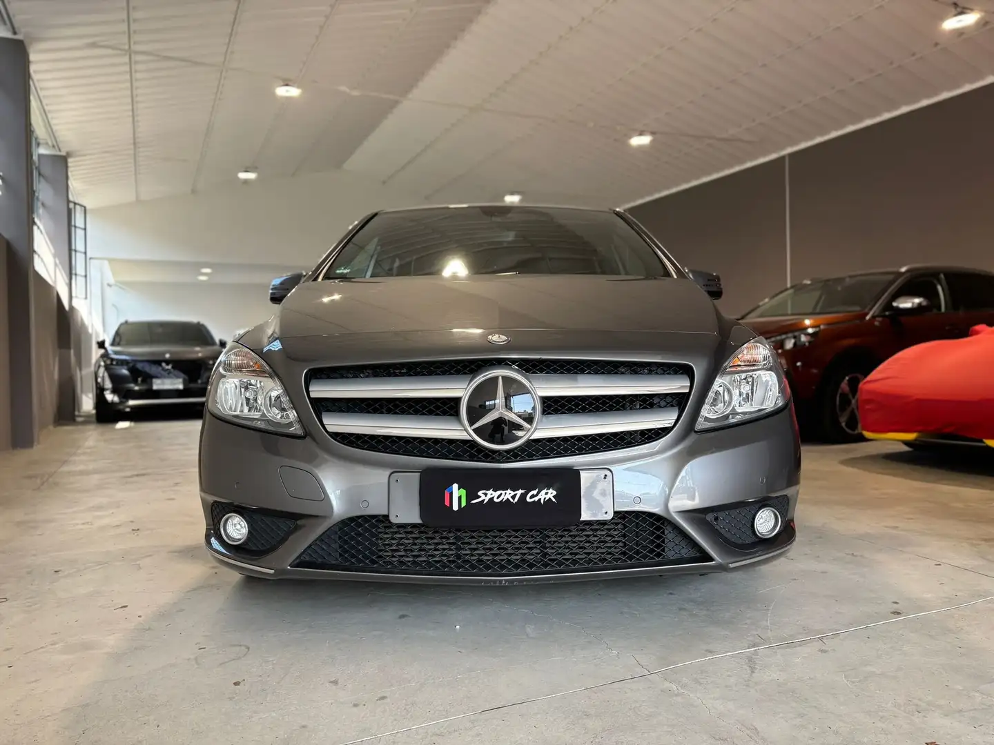 Mercedes-Benz B 180 be Executive Grijs - 2
