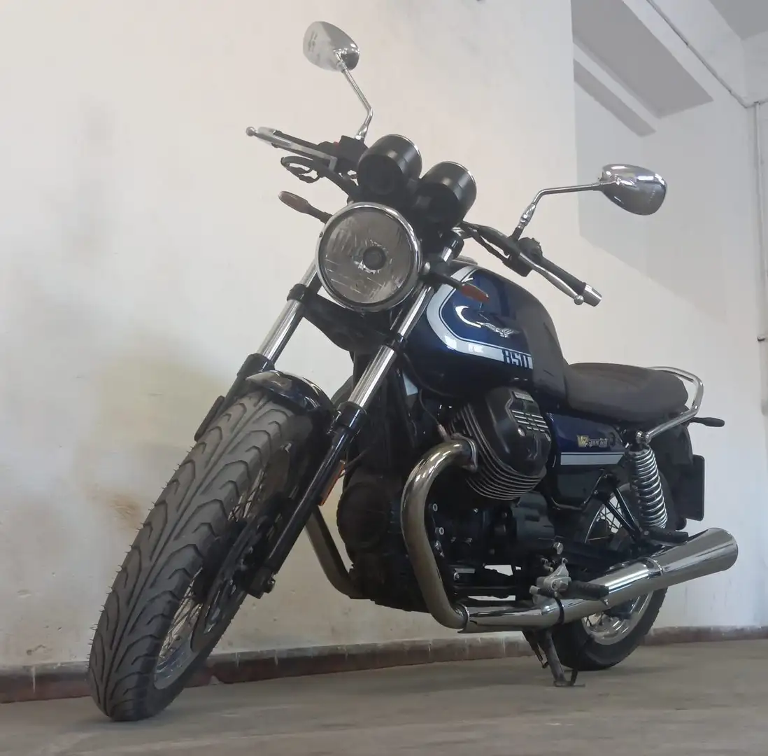 Moto Guzzi V 850 IV special Bleu - 1