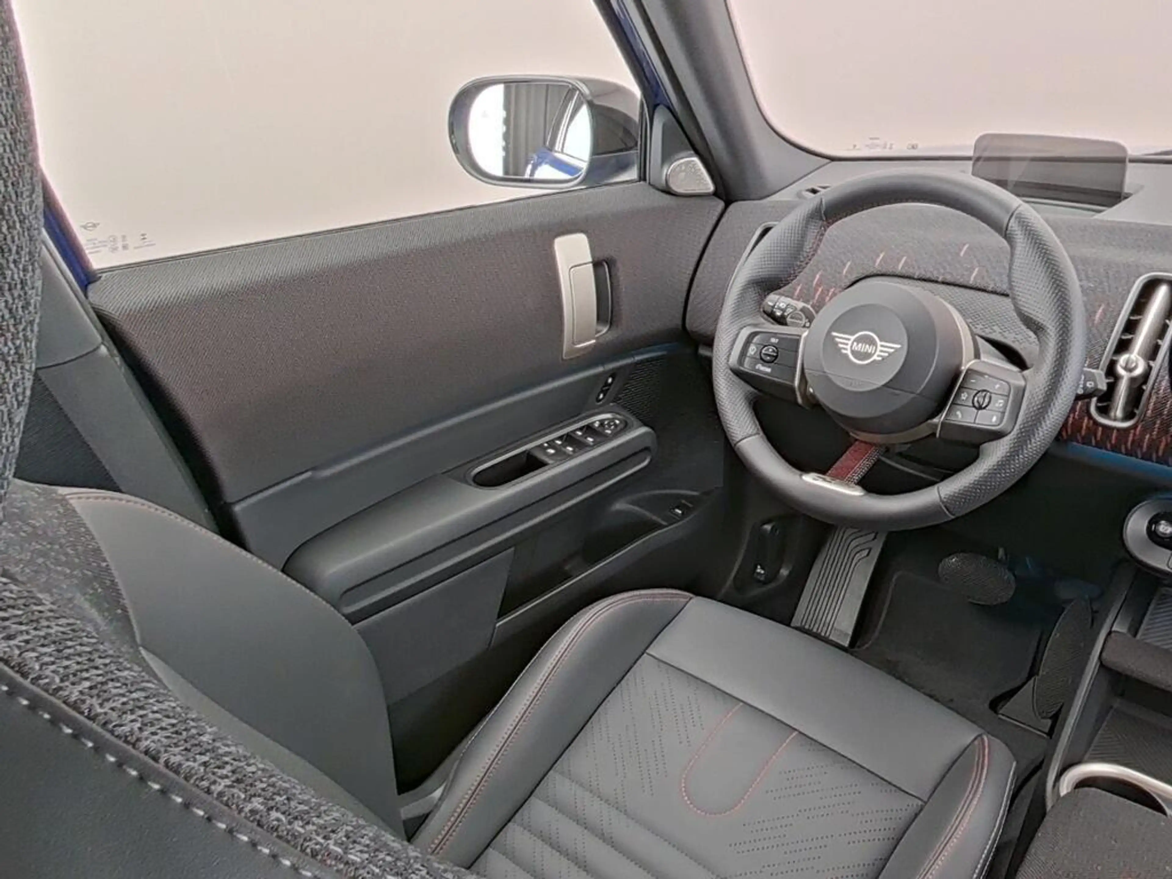 MINI John Cooper Works Countryman E M 66.5 kWh — photo 4